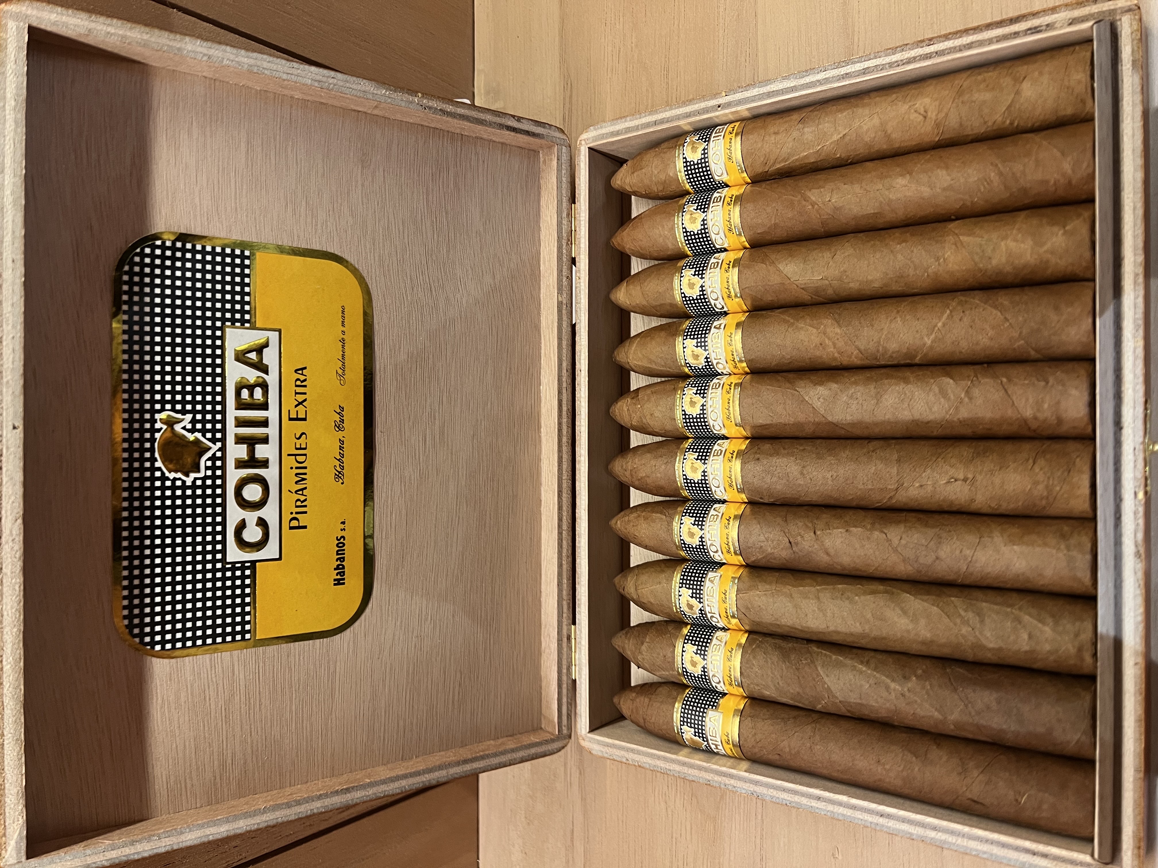 COHIBA高希霸 金字塔 10支 （木盒）