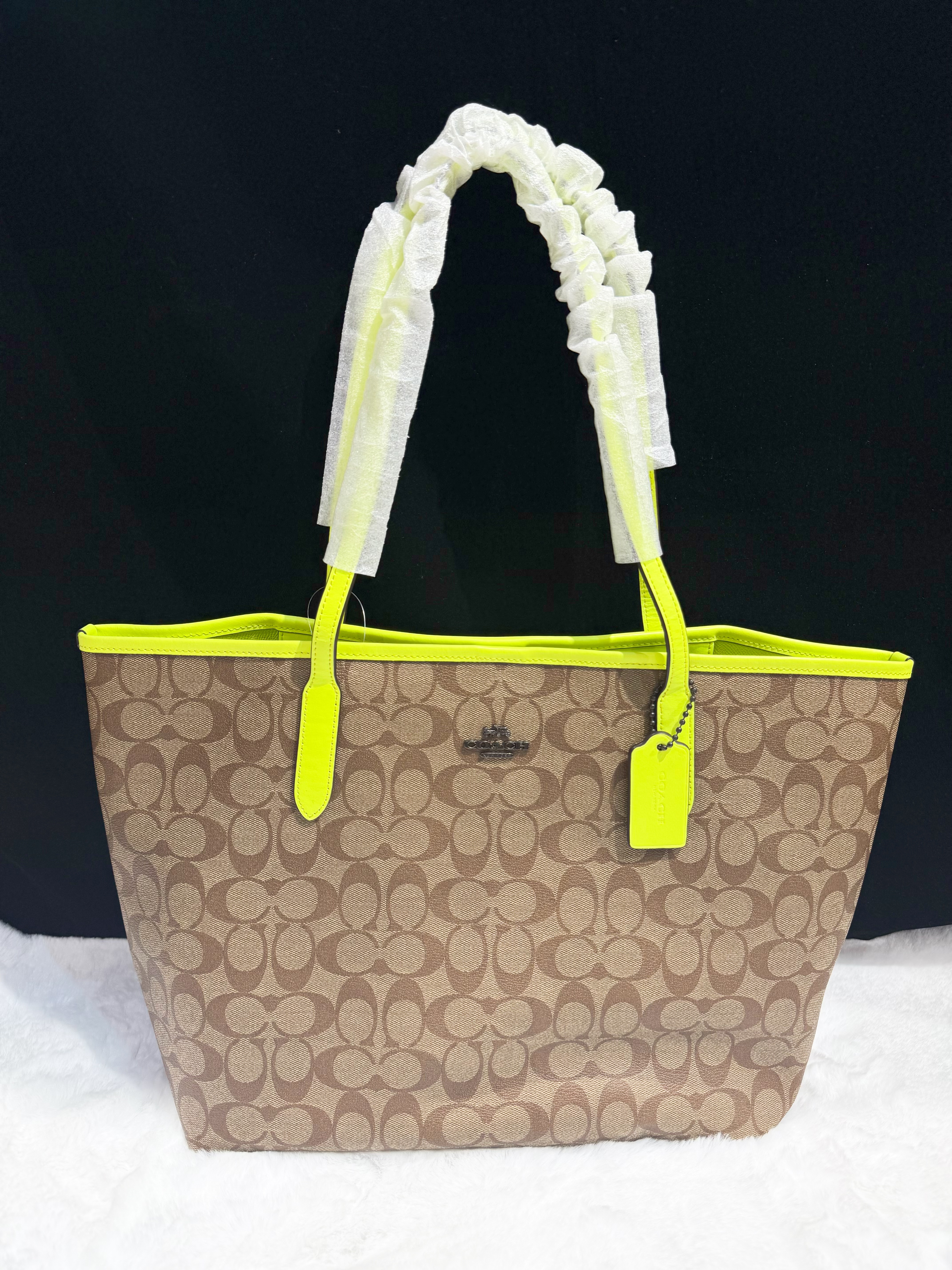 Coach City tote logo/m/yellow