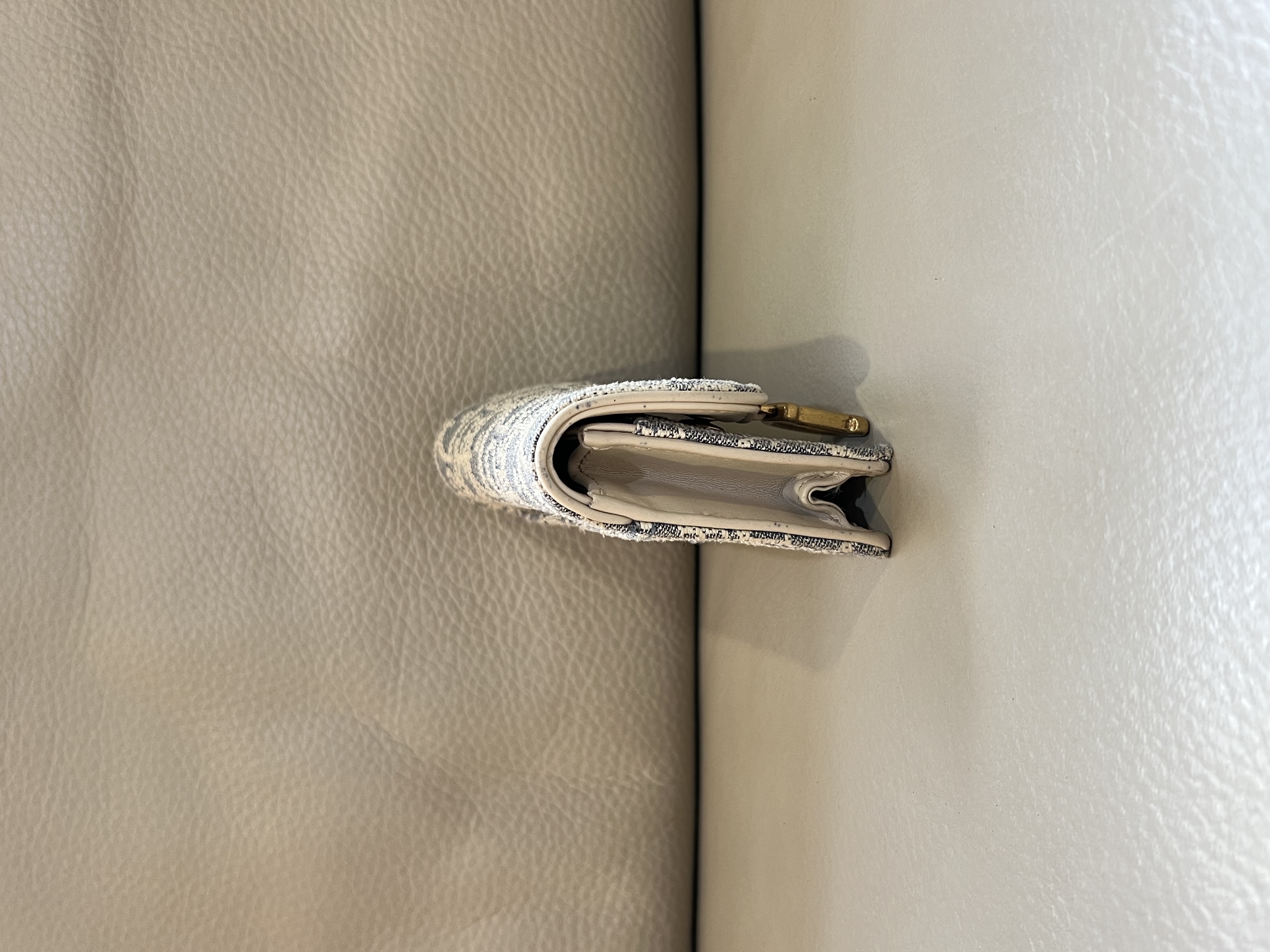 Pre-Owned DIOR Card Holder / Product Code: 26041644