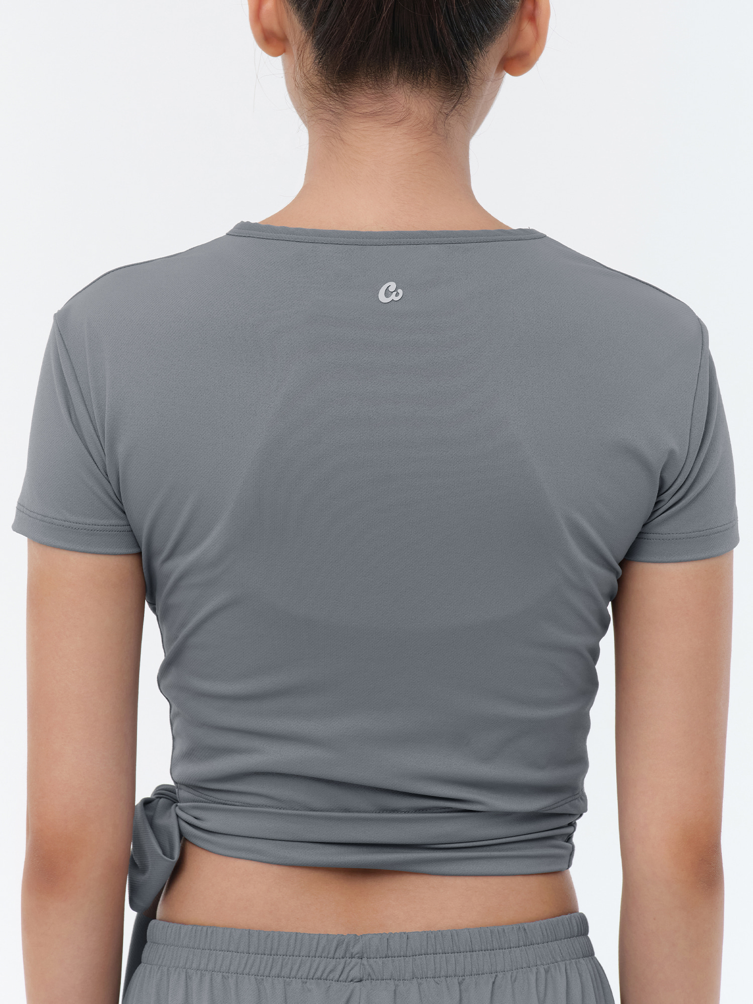 預購_Twist Strap Short Sleeve T-shirt by Conch