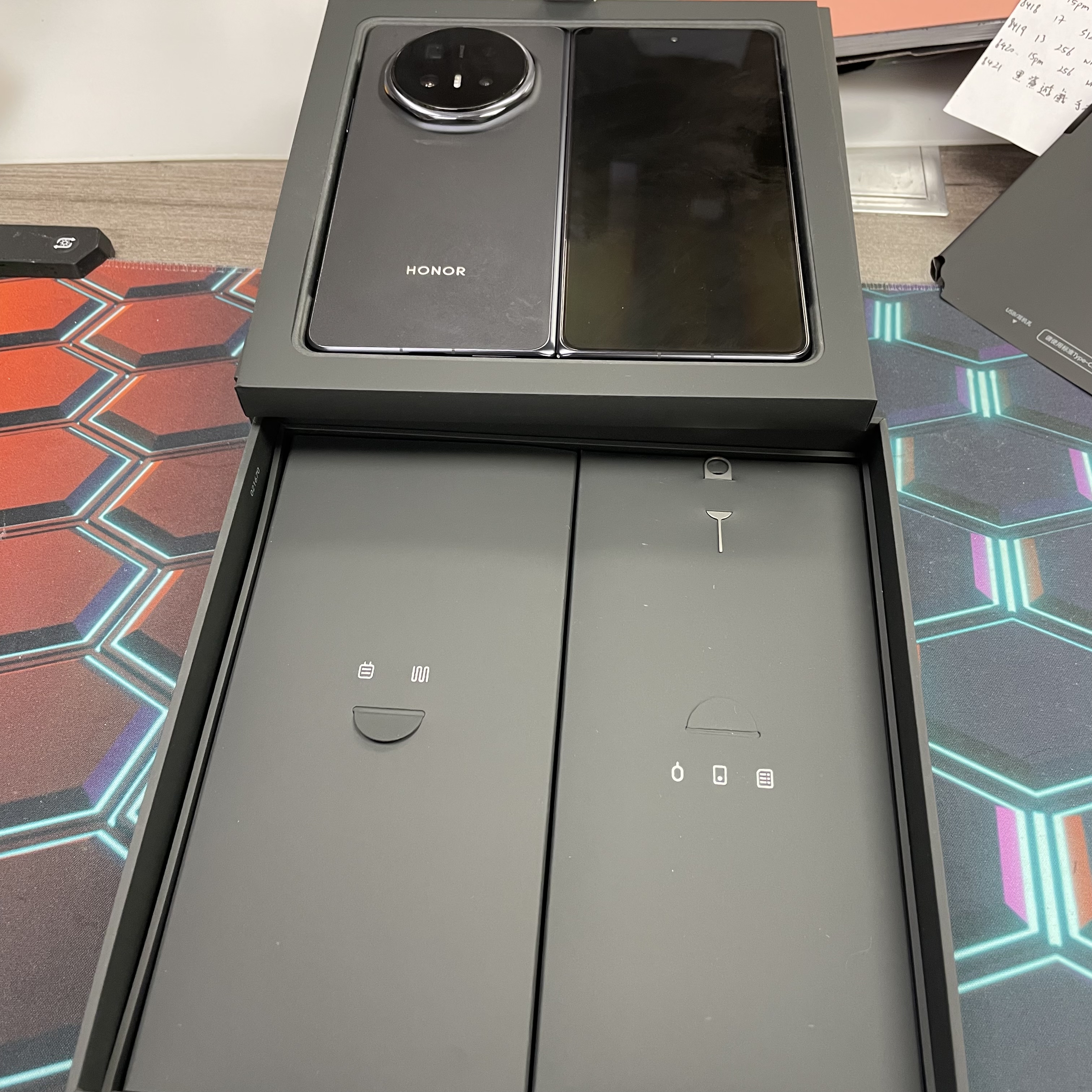 *8422 Honor Magic V6 勁靚機 12+256GB 黑色 black 國行