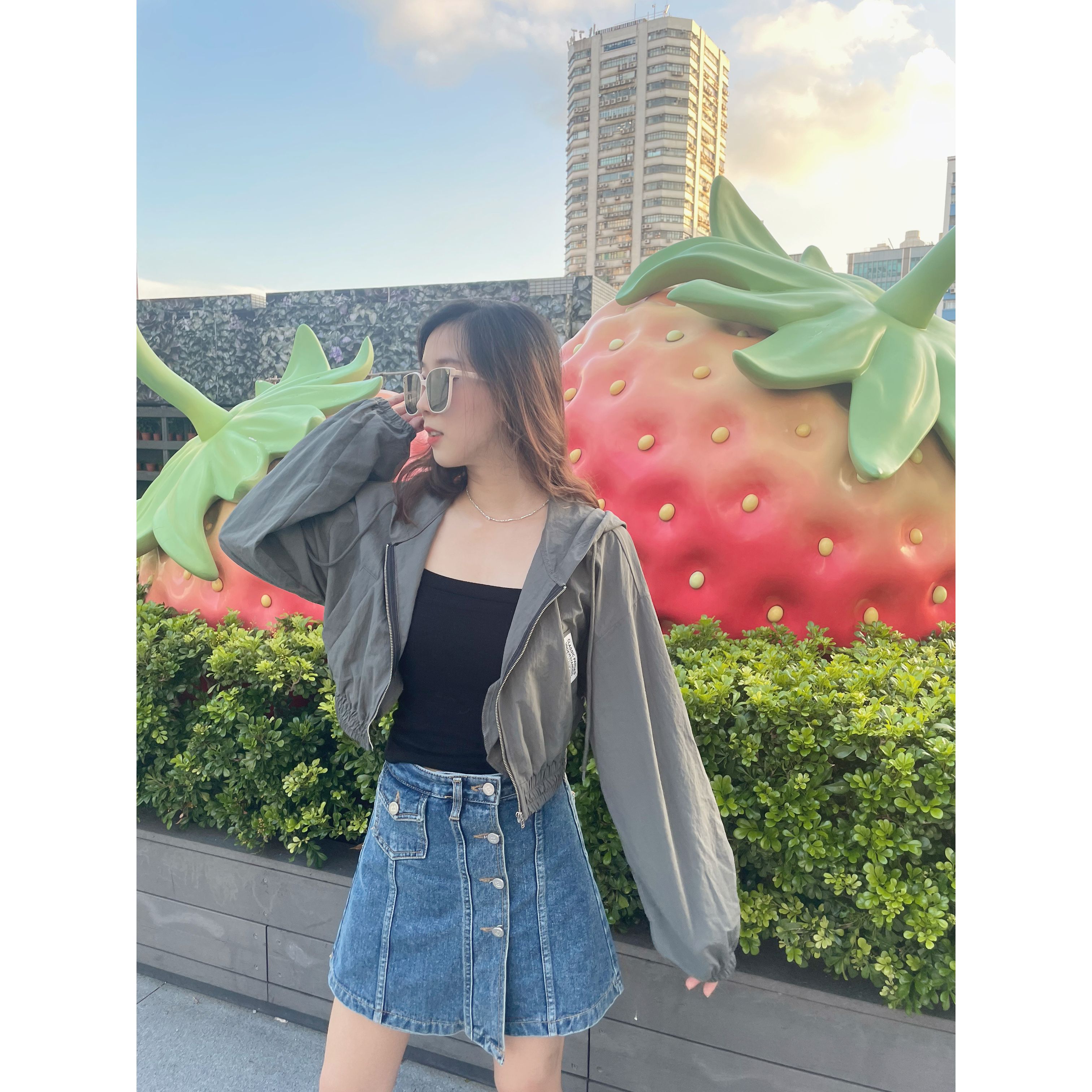 特價背面束短身風褸