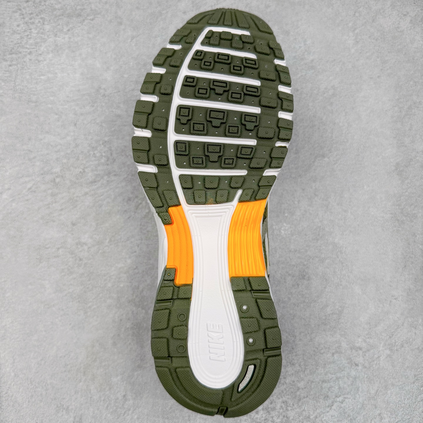 Nike P-6000 IH0246-320  