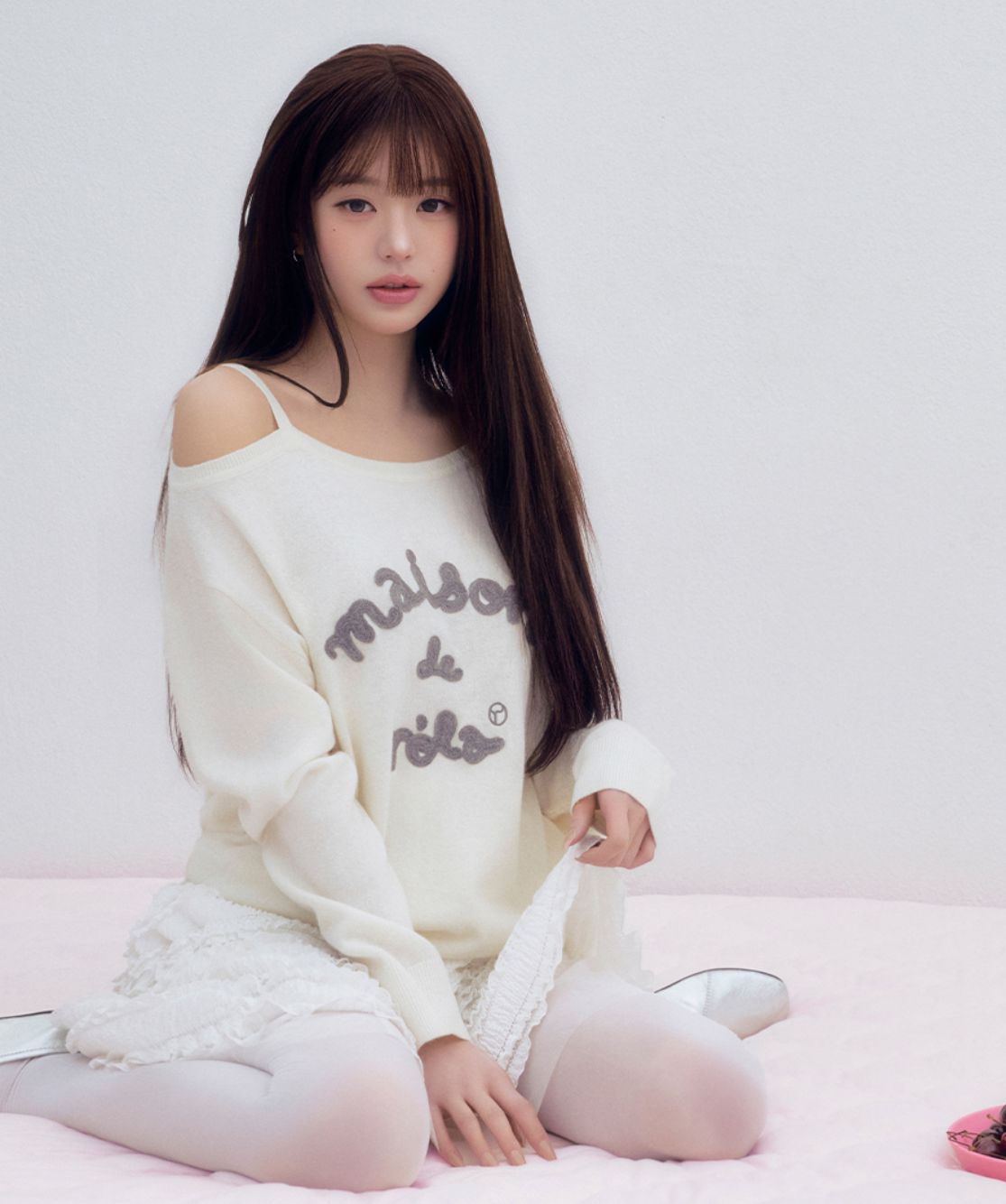 🎀Rolarola 🎀 MAISON DE ROLA EMBROIDERY OFF SHOULDER KNIT 張元英同款 原價89000won 獨家折扣優惠 White / pink / charcoal Free size