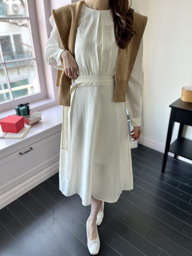 Pleated Yoke Detail Dress (Ivory)