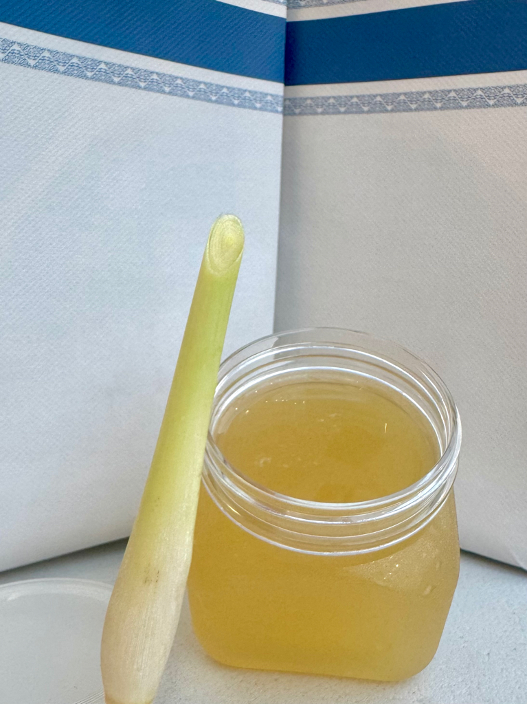 Fresh Boiled Fish Scale Collagen 新鲜炖鱼鳞冻