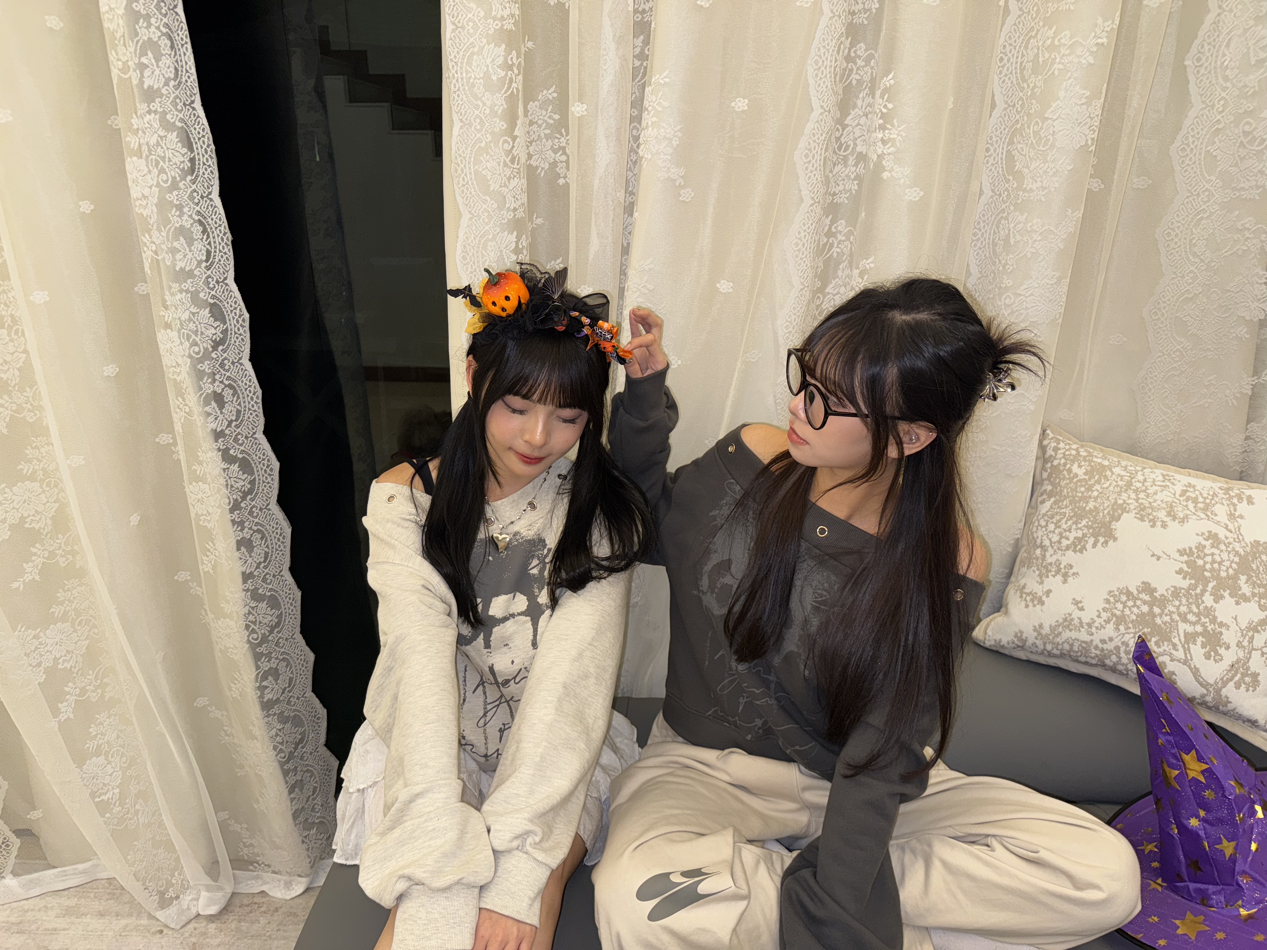 韓國Y2K洞洞塗鴉短Hoodie 