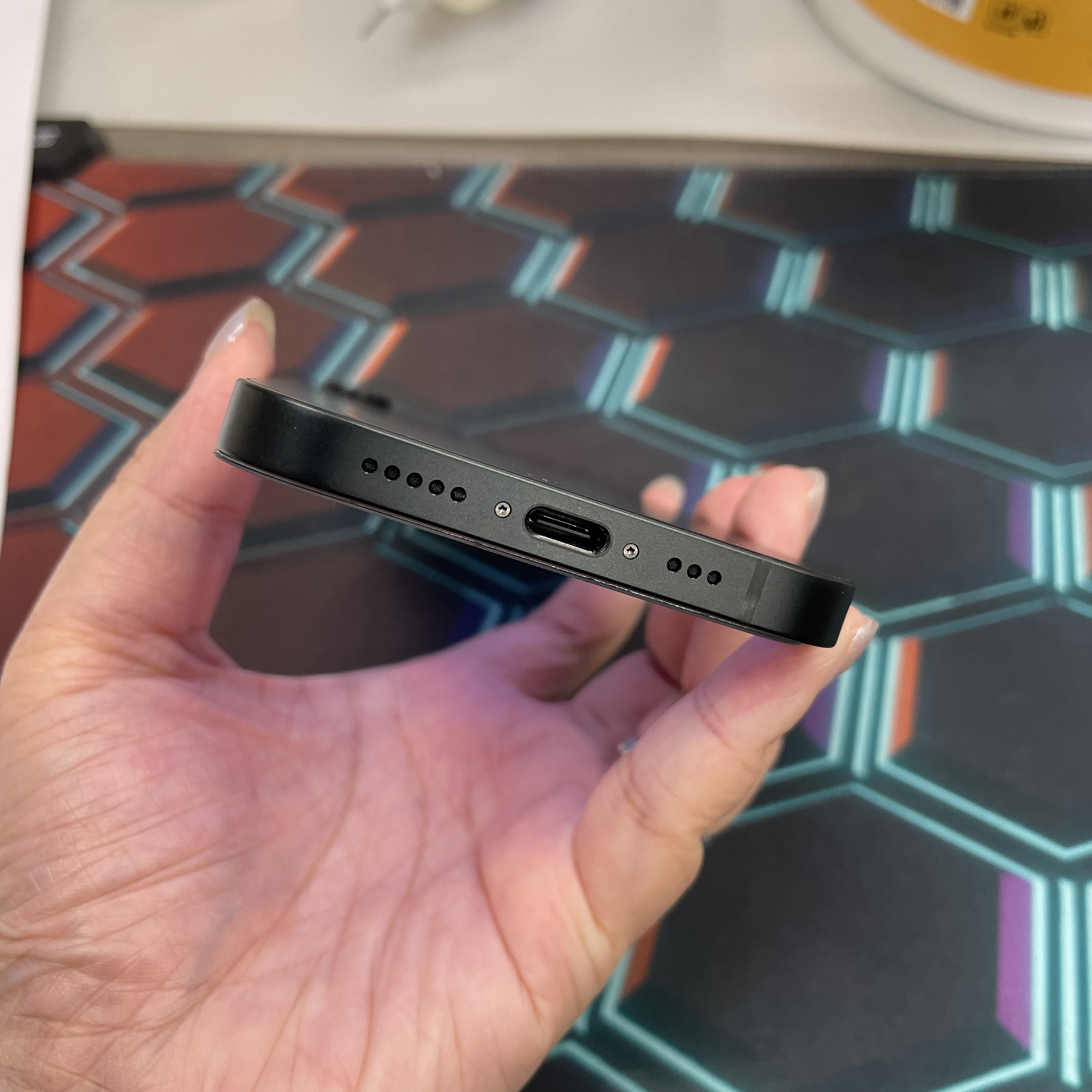 *7527 17e 未使用品 256GB 電100 黑色 black