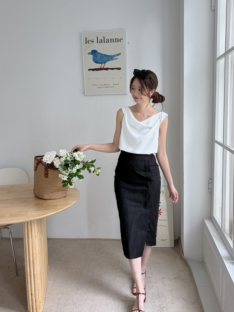 Front Slit Pencil Skirt (Black)