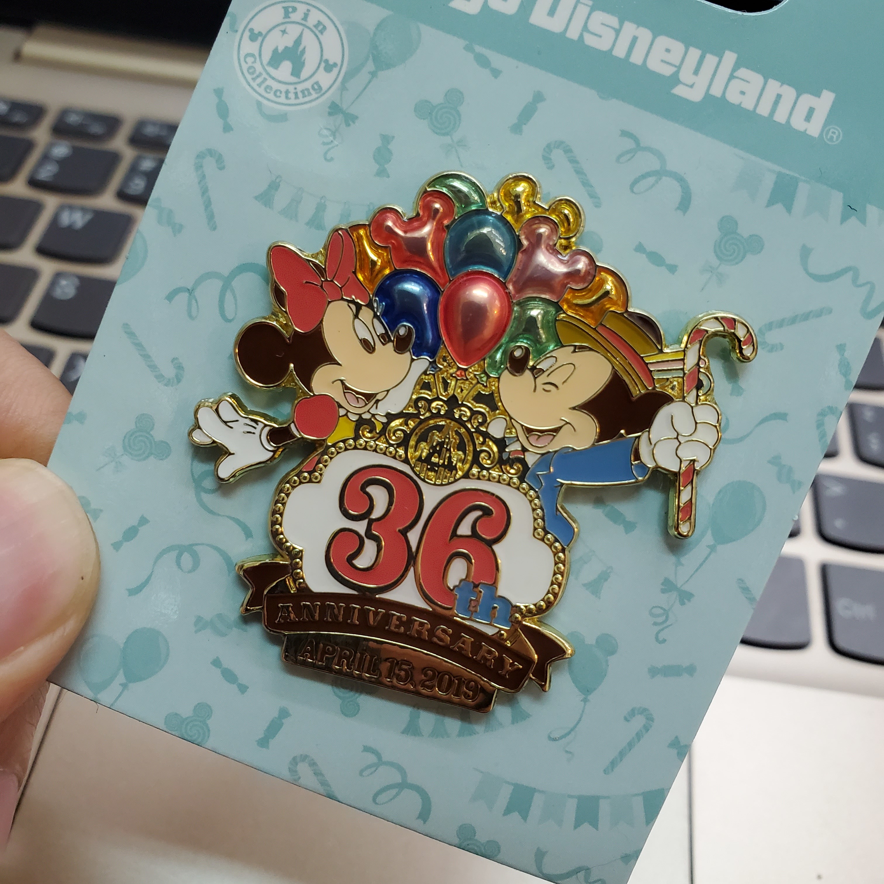 [現貨] [東京迪士尼樂園] 米奇米妮 徽章 {TF210410G}