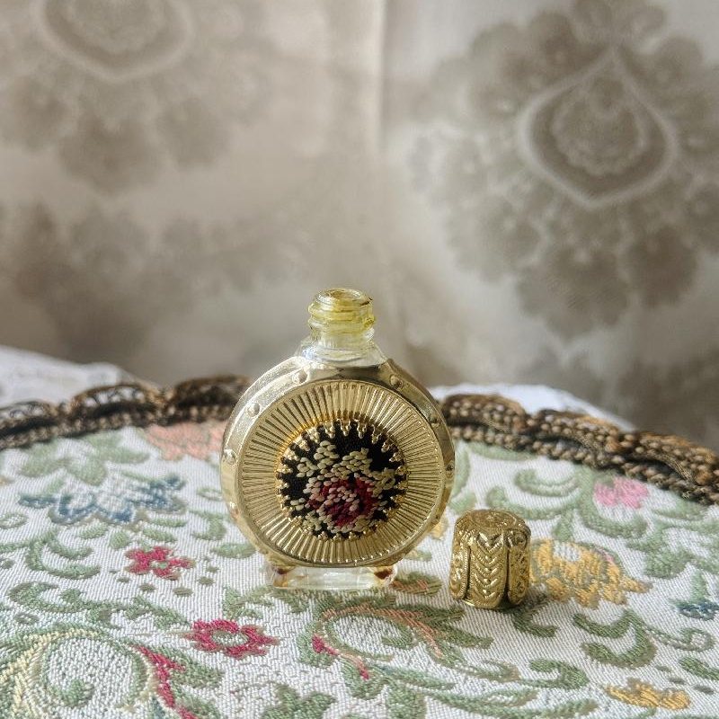 C.a.1960s Petite Needlepoint Golden Mini Perfume Bottle (NZ048)