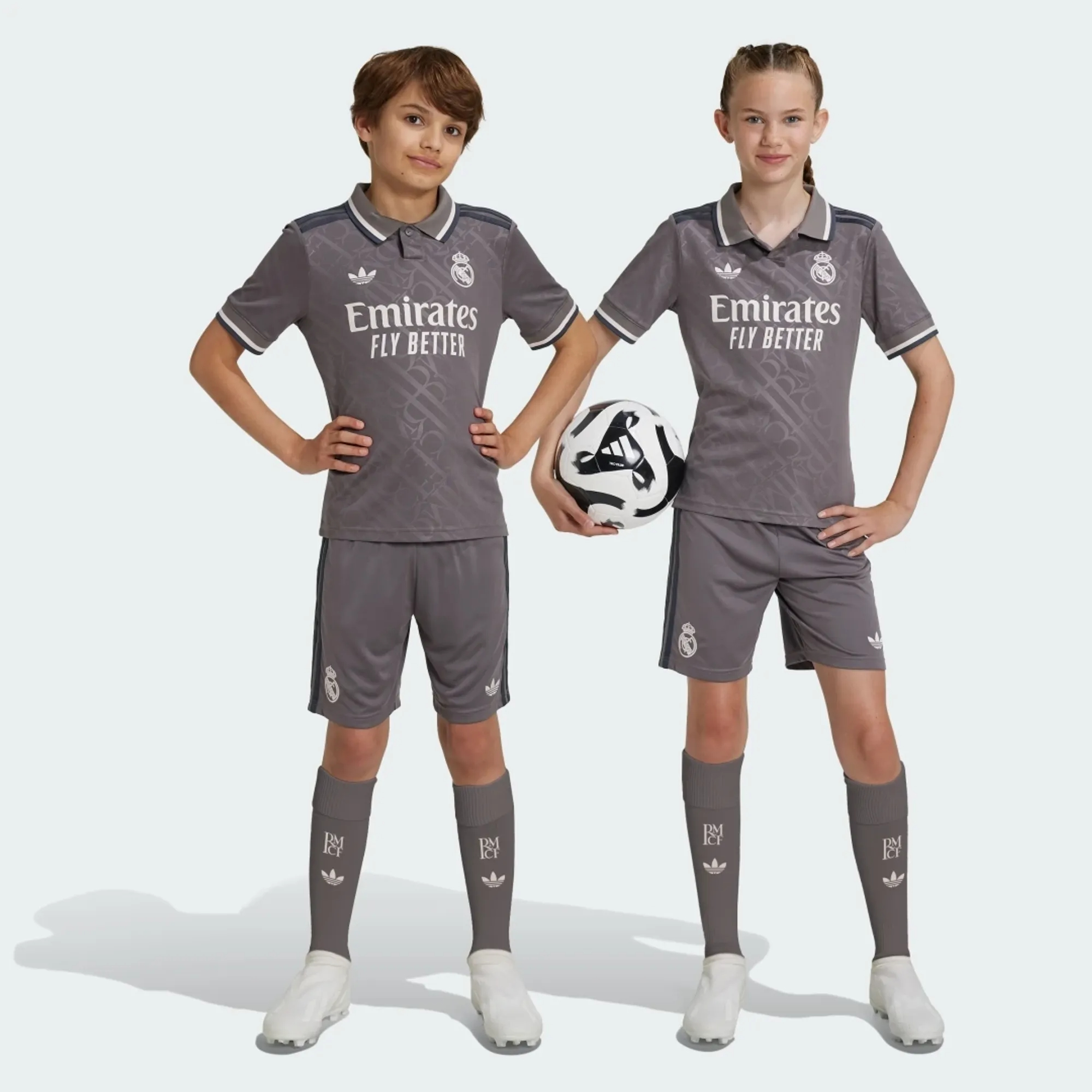 Adidas Real Madrid 皇家馬德里 2024-25 三客少年球衣套裝 IT3441