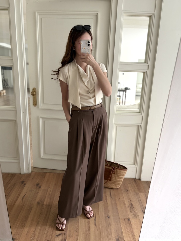The Daily Tie Detail Top (Cream)