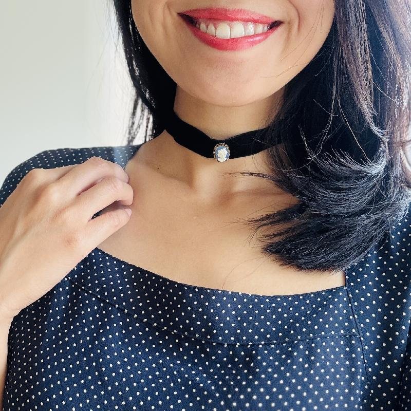 Vintage Recomposed Czechoslovakian Blue Glass Cameo Velvet Choker (NZ068)