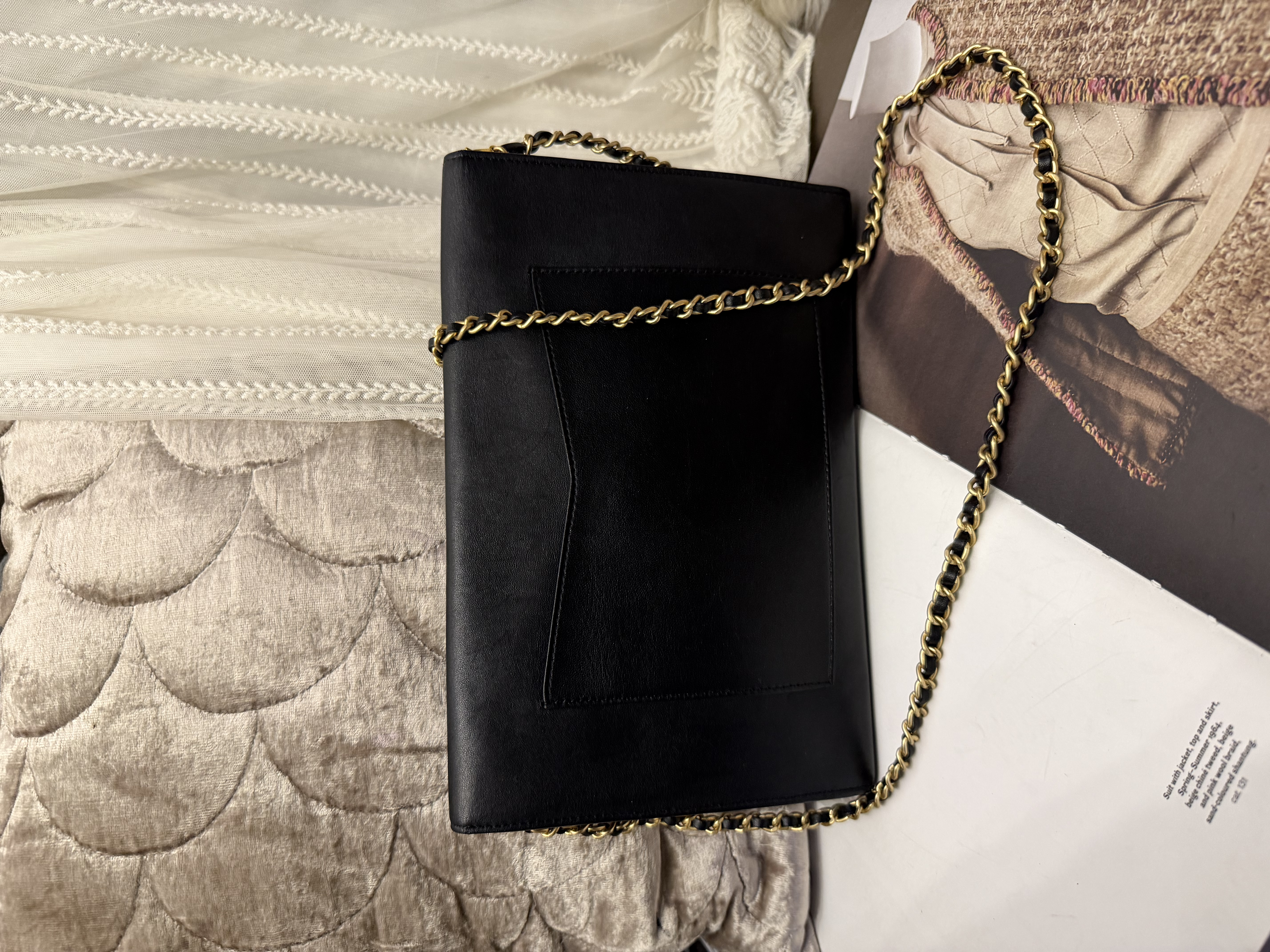 chanel cc black ENVELOPE flap clutch black lamb GHW