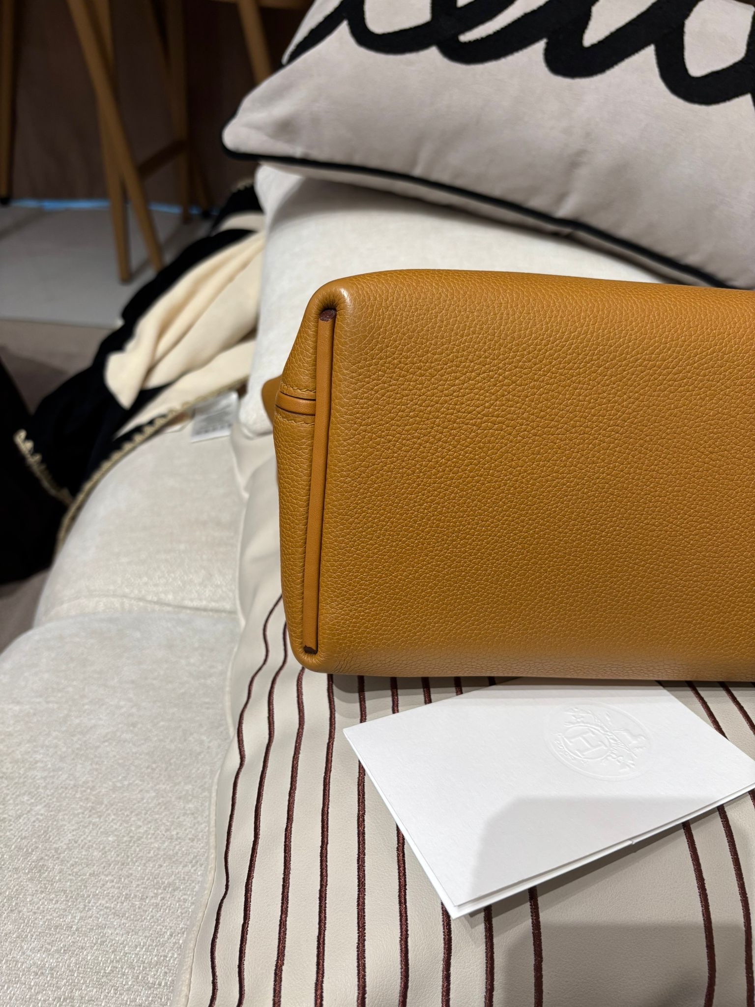 Hermes 2424 29cm 芝麻色金扣,STAMP Z 100%Authentic,98%new ✅專門店收據✅dust bag✅rain coat✅box