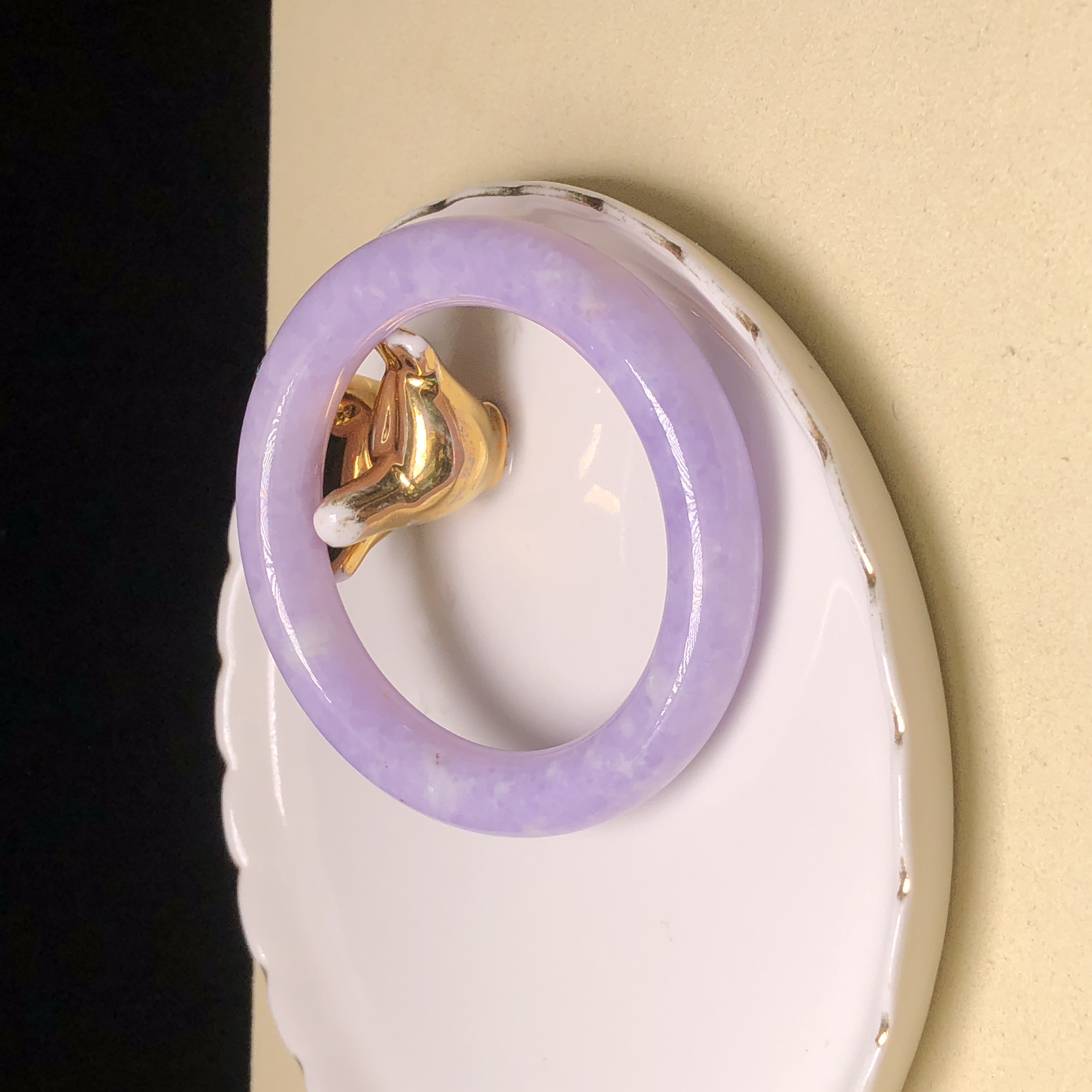 C06825 紫羅蘭帶翡色圓鐲52.7mm