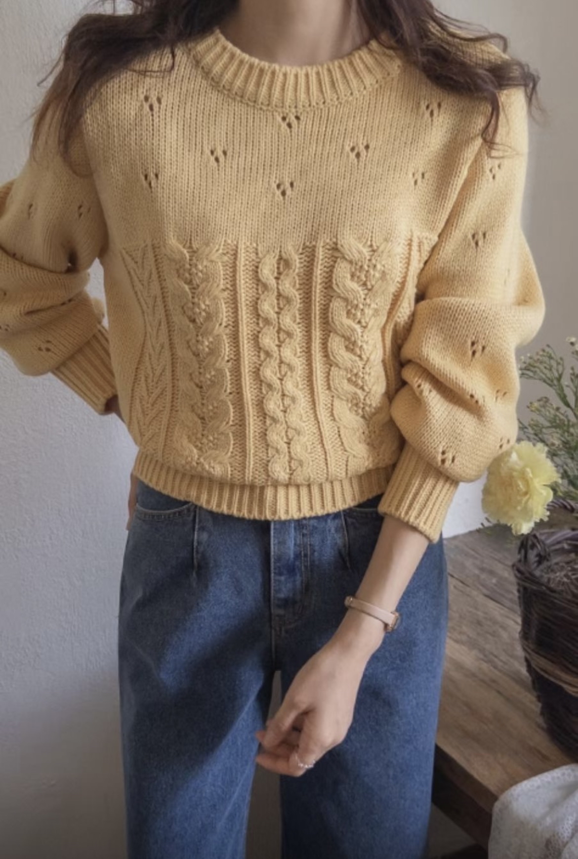 ♡ 文青通花針織上衣。