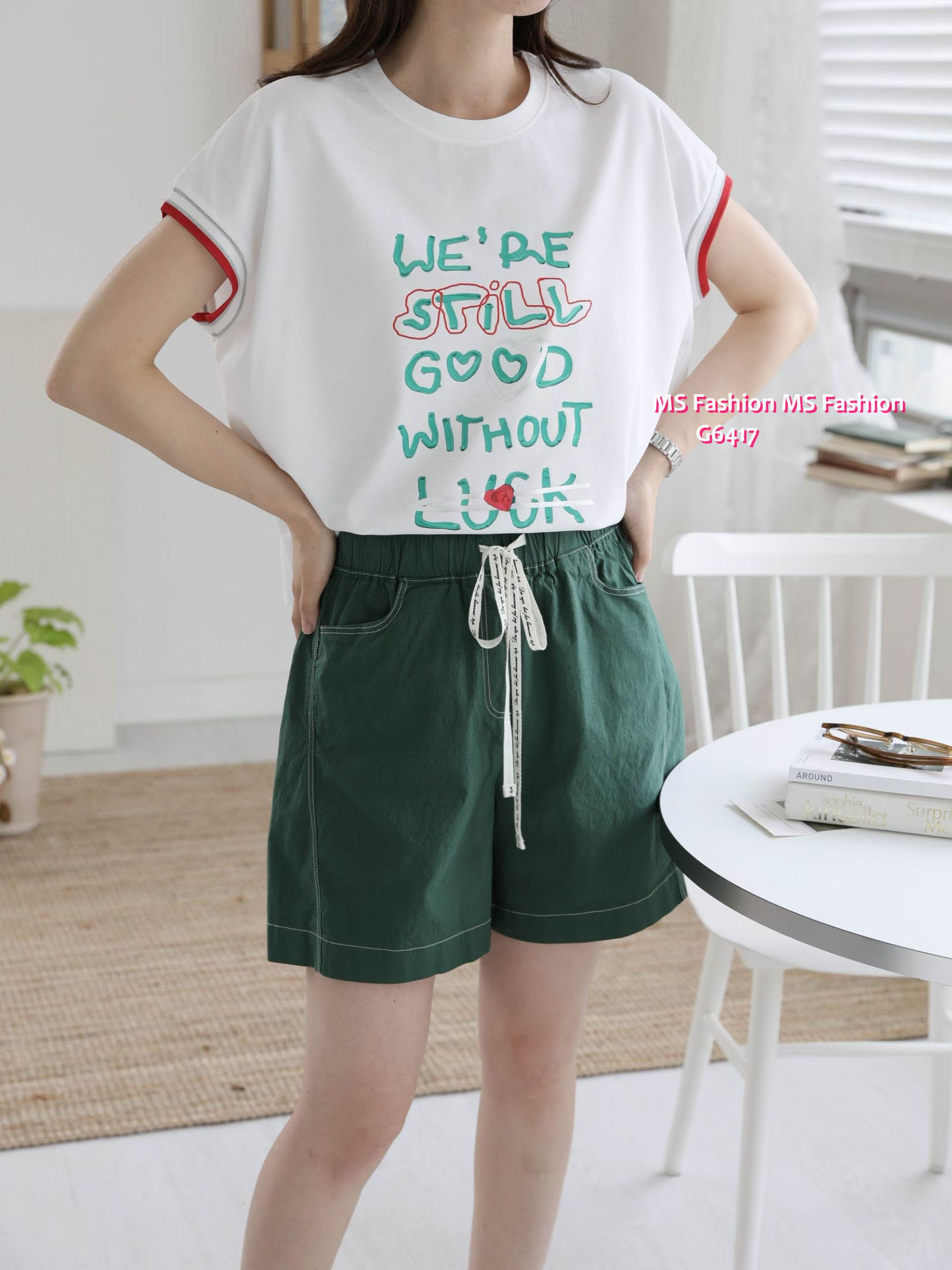 G6417 拼色字母print top