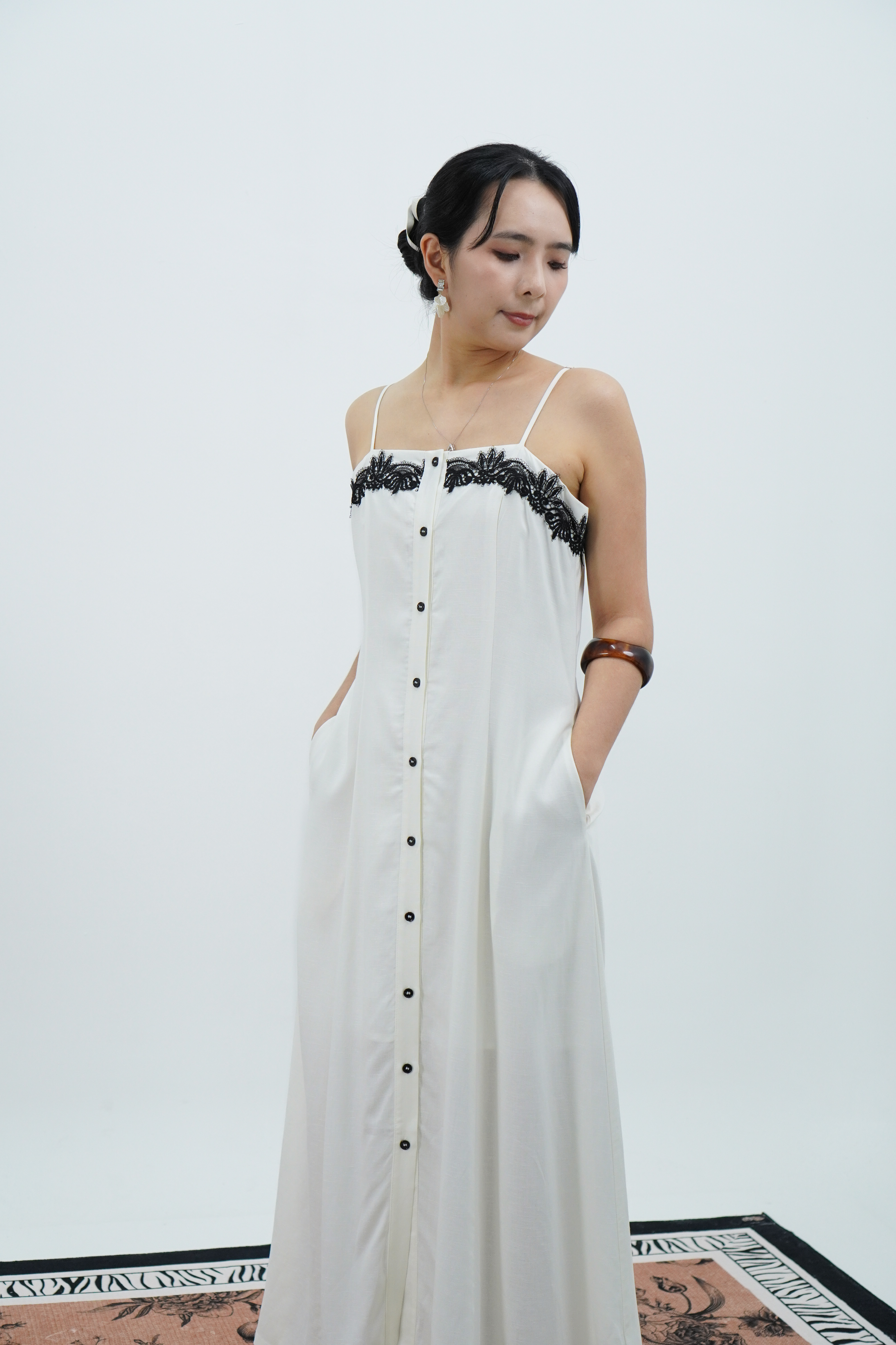 亚麻绣花吊带连衣裙 Linen Strappy Dress