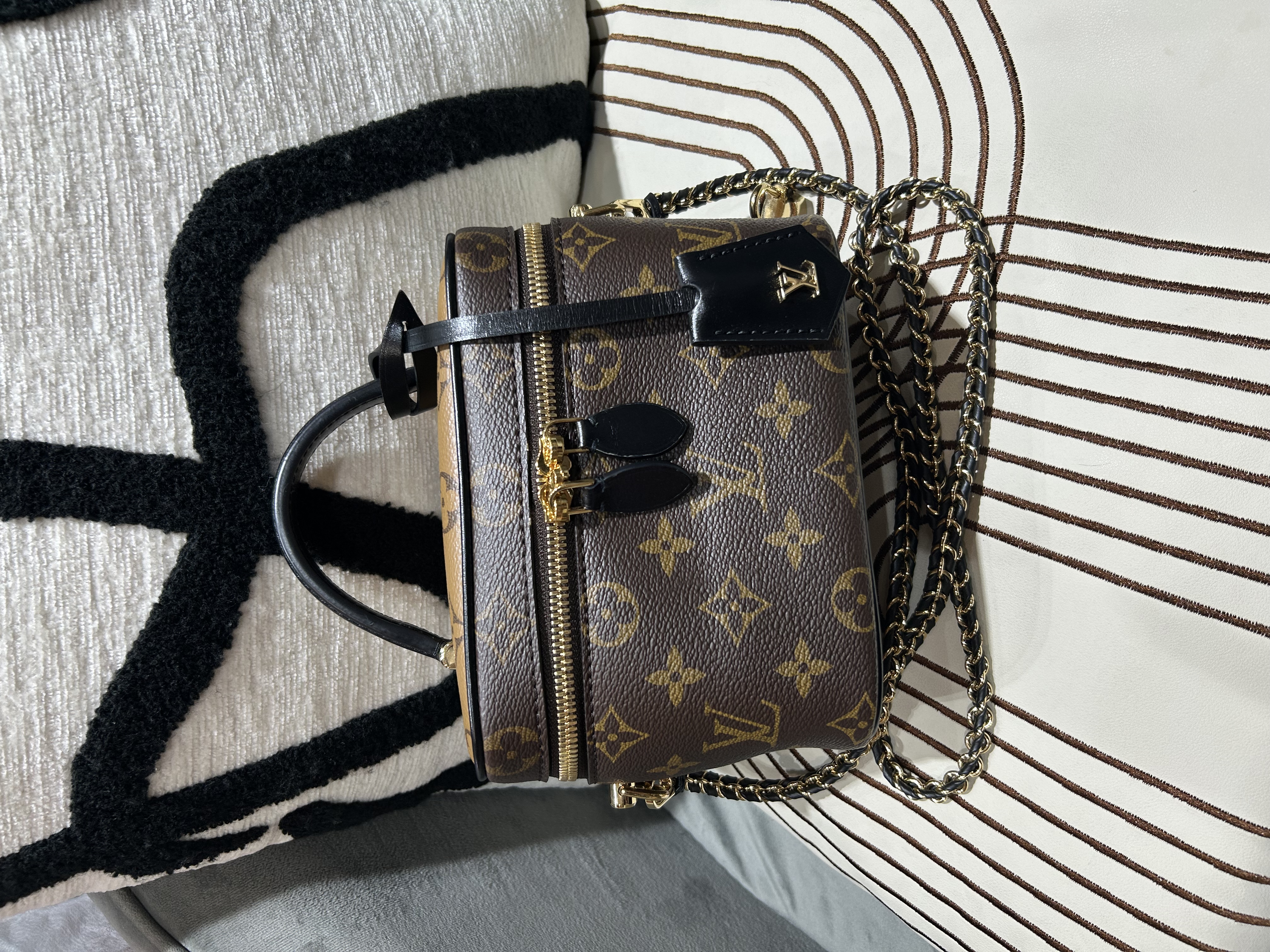 LV Vanity pm 100%Authentic, 98%New ✅NFC✅Key Lock ✅Dust bag