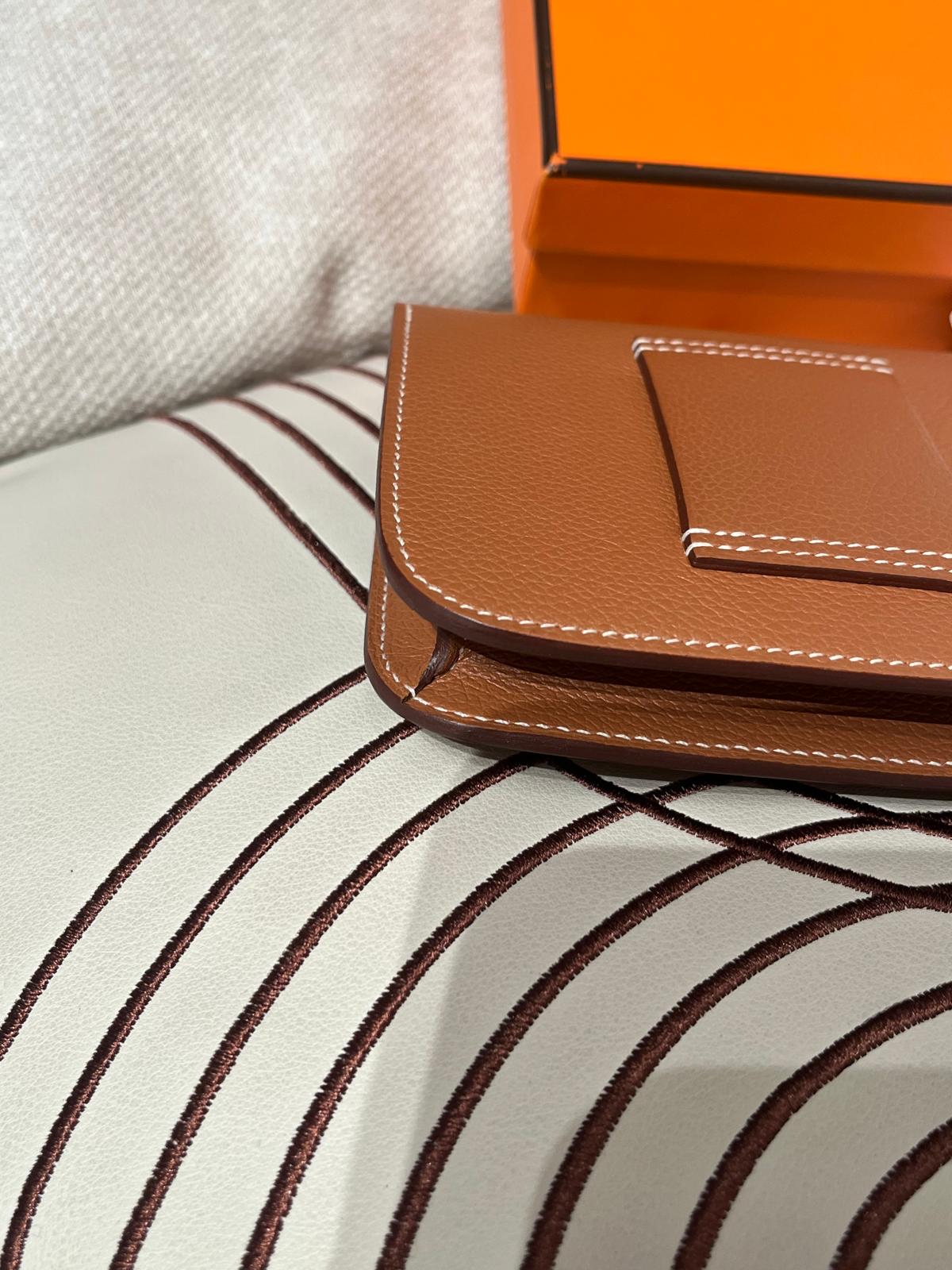 未使用品 Hermes Constance Slim Wallet Stamp Z Gold/Gold 100%Authentic, Unused未使用品✅收據✅Box