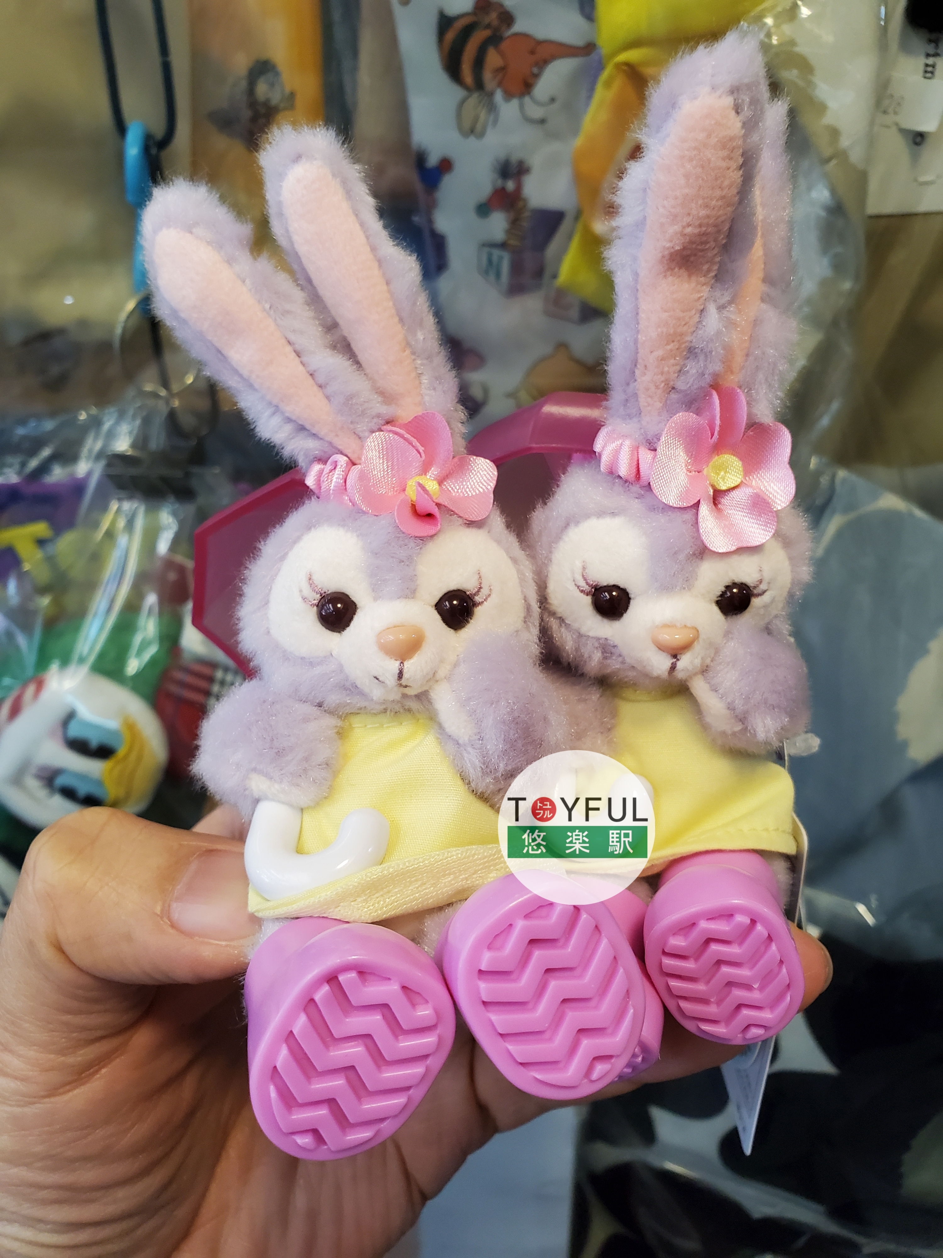 [現貨] [東京迪士尼] Beautiful Rainy Day|坐款吊飾 {TF220506C}