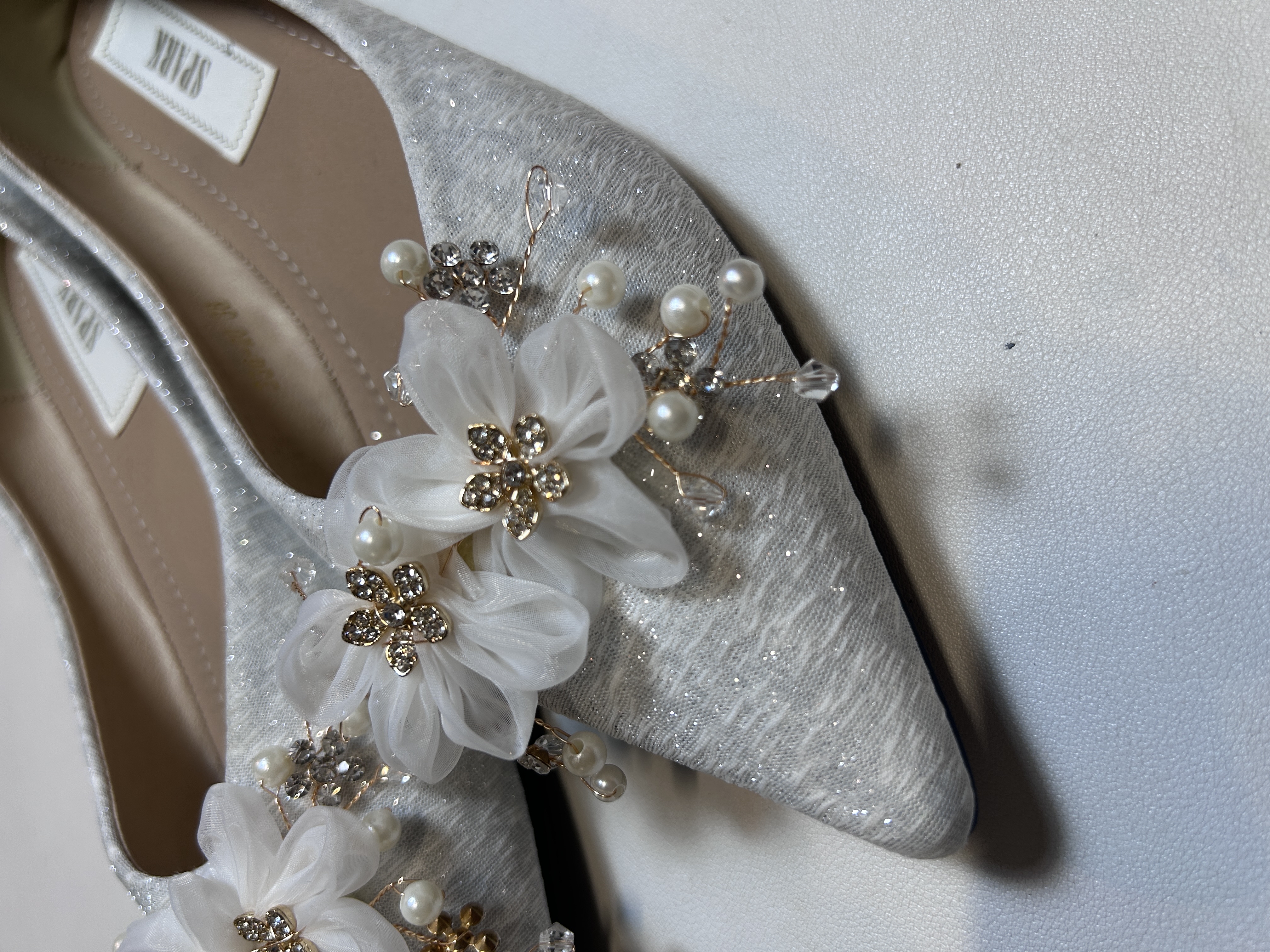 閃亮花朵閃石平底鞋