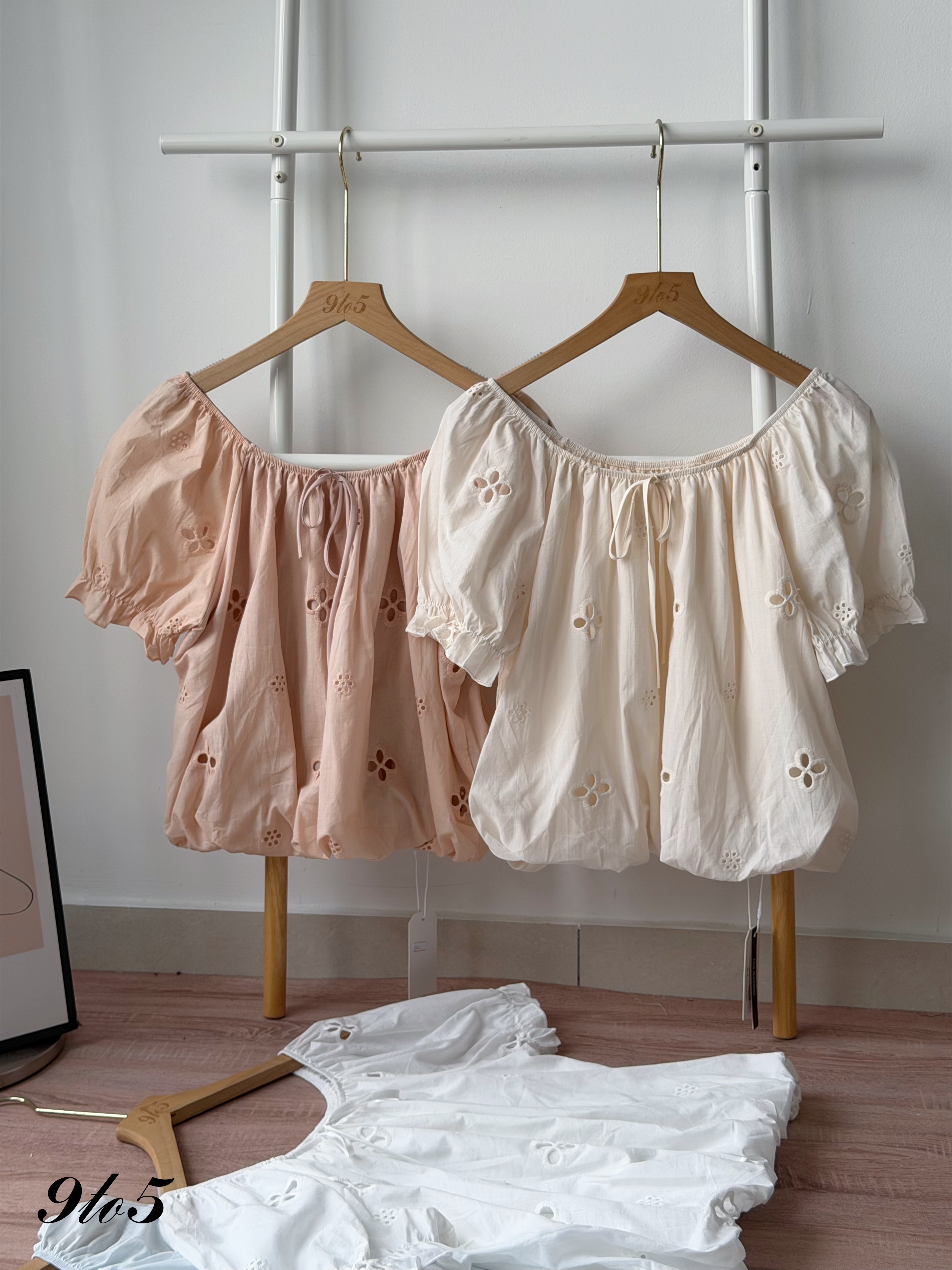 T4463 Puff Sleeve Floral Blouse - 4 Colors