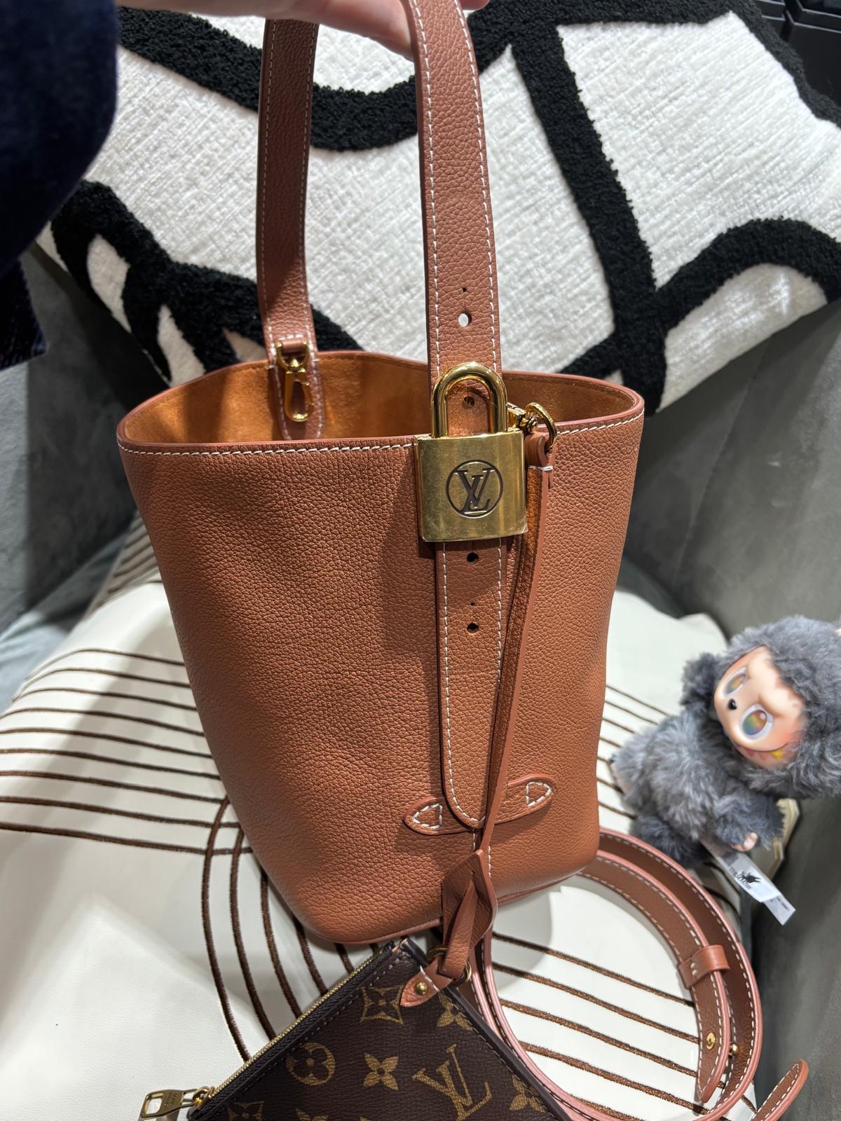 LV Low KeyAll In BB bucket Bag 100%Authentic, 98%New ✅Coin Purse ✅Dust bag