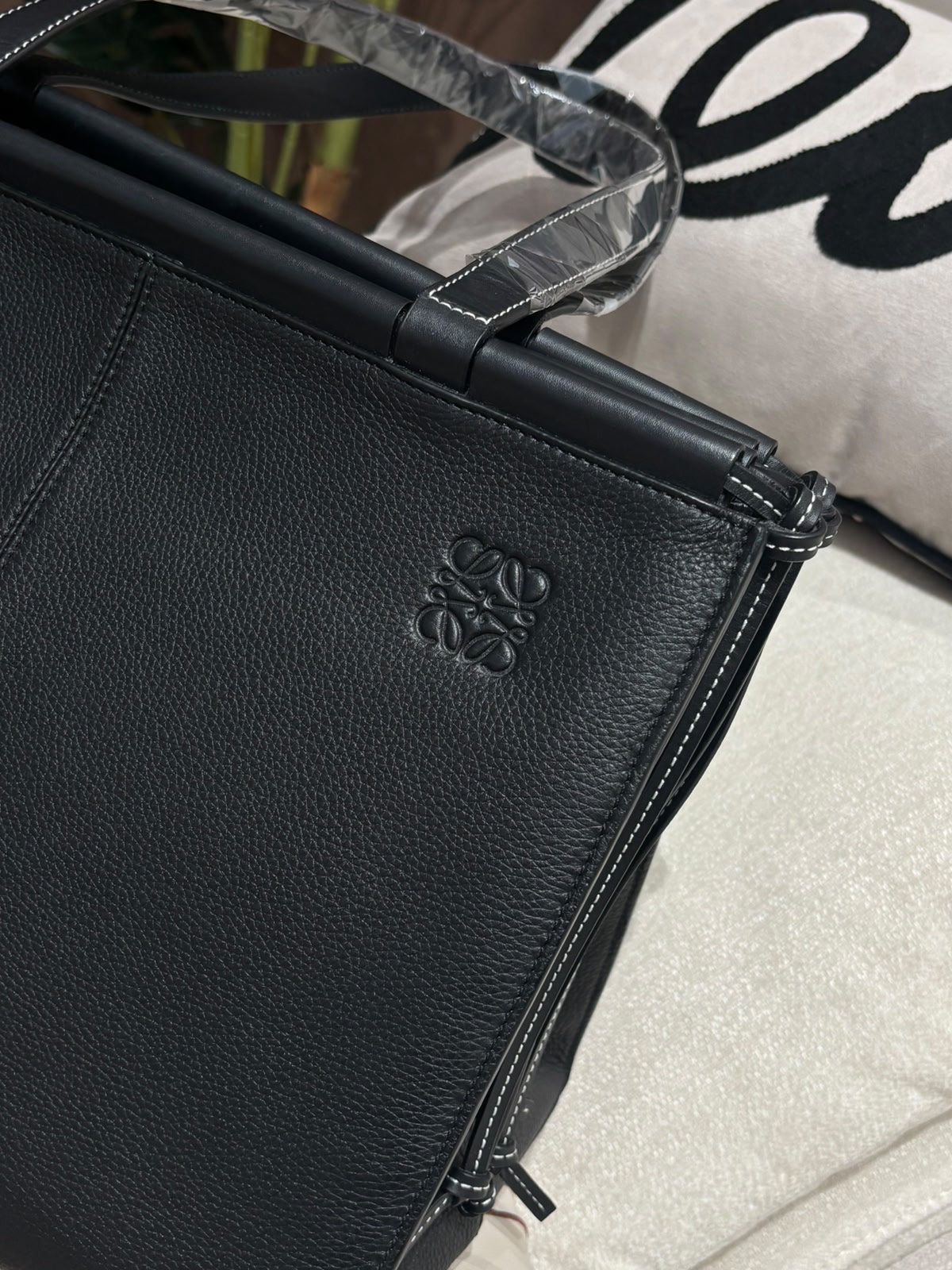Loewe Cushion Tote Bag Black Calfskin 100%Authentic, 98%New ✅Dust bag
