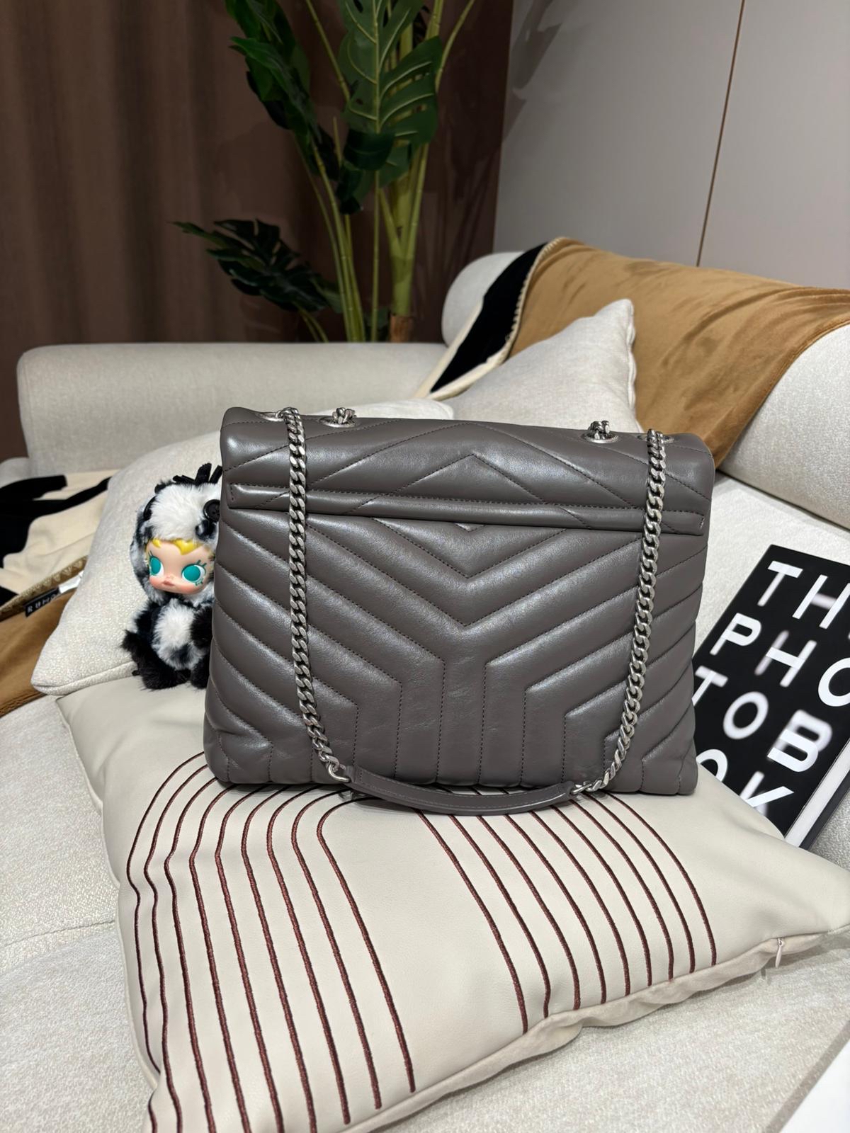 YSL Saint Laurent Loulou Grey Calfskin Chain Shoulder Bag  100%Authentic ,98%new  ✅ certificate card✅dust bag