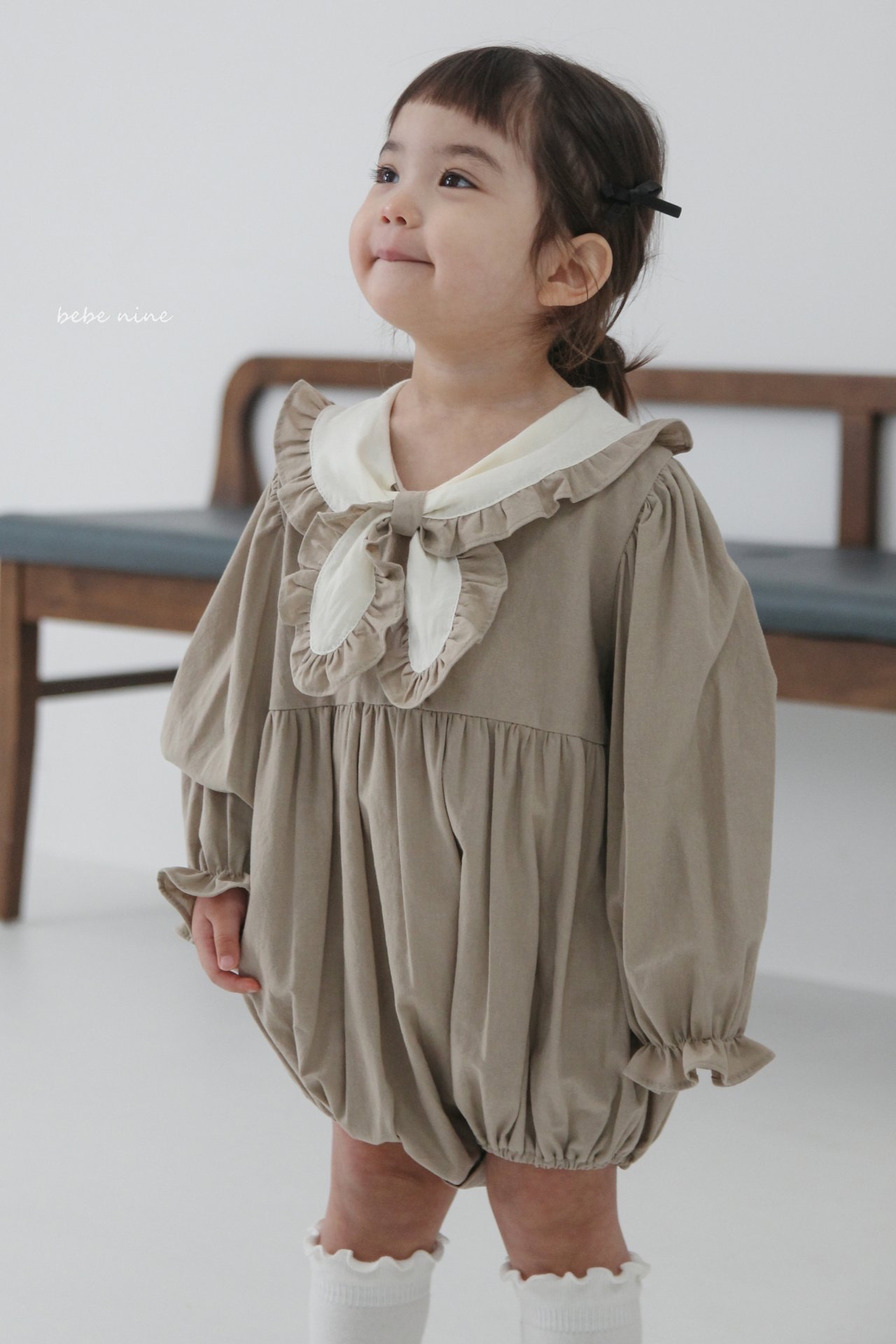 🌸預訂 韓國直送🌸🇰🇷Bebenine兩色荷葉花邊領巾寬鬆長袖包屁衣