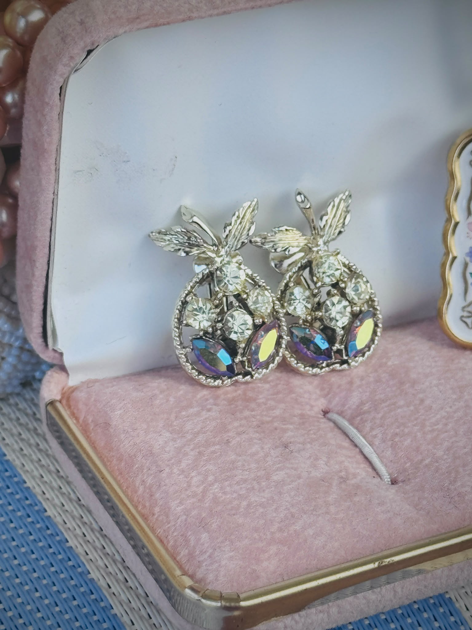 Vintage 1950s Sparkling Apple Pear Clip Earrings (MT2601)