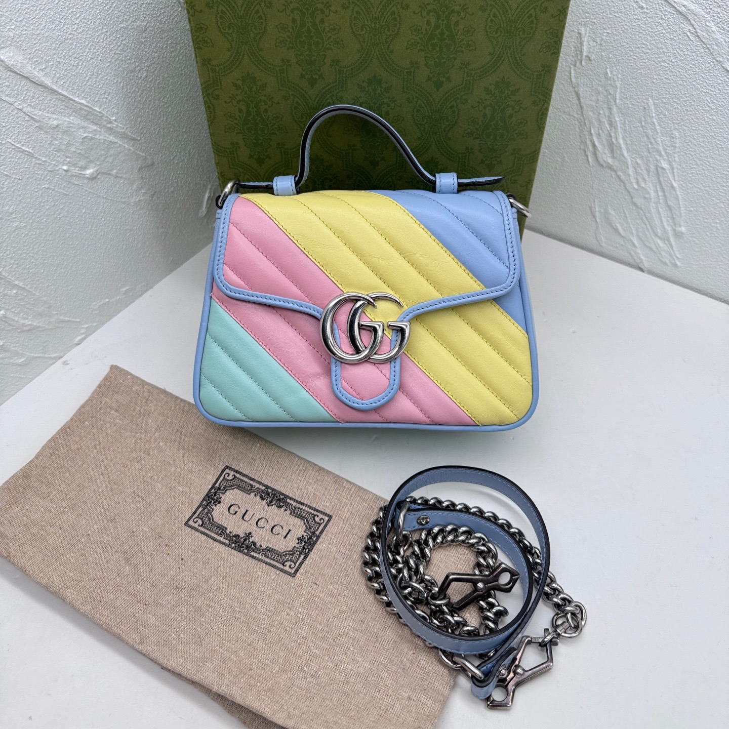 Pre-Owned Gucci GG Marmont Multicolored Quilted Leather Mini Top Handle Bag / Product Code: 26041928