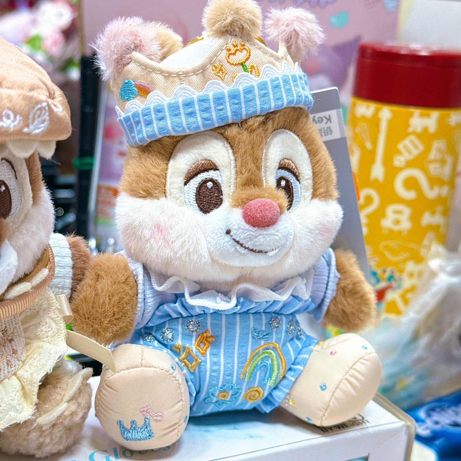 上海迪士尼樂園園內限定 chip and dale 公仔掛飾 一對發售