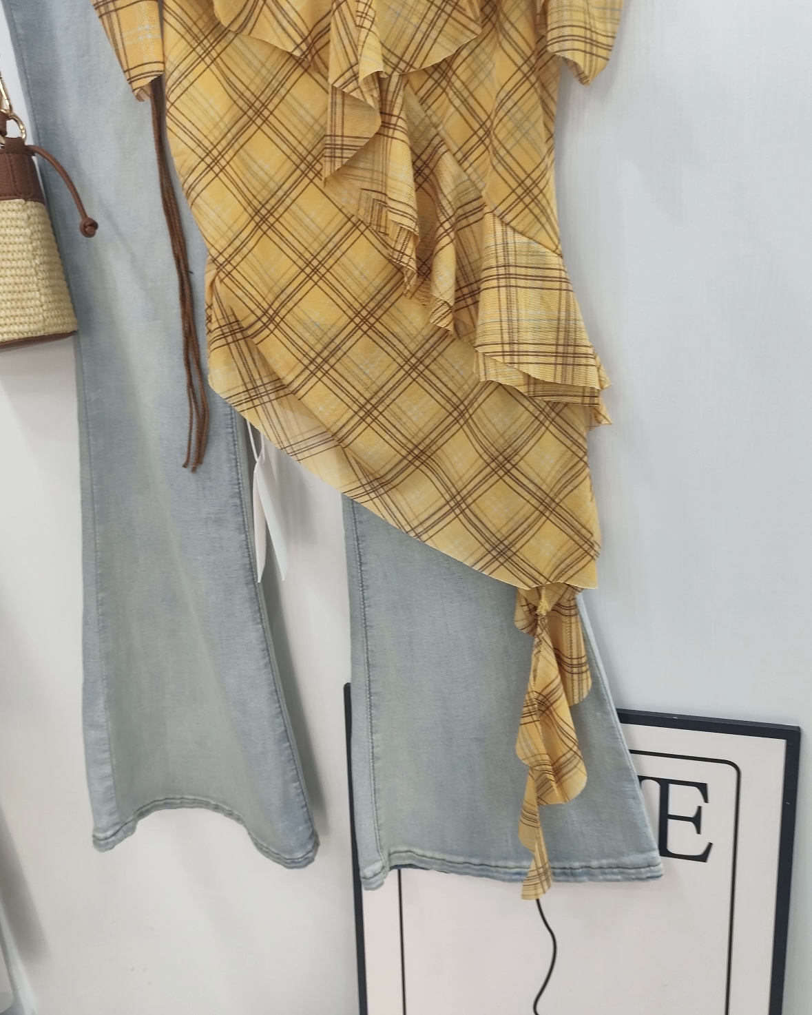 TP477法式荷叶边上衣