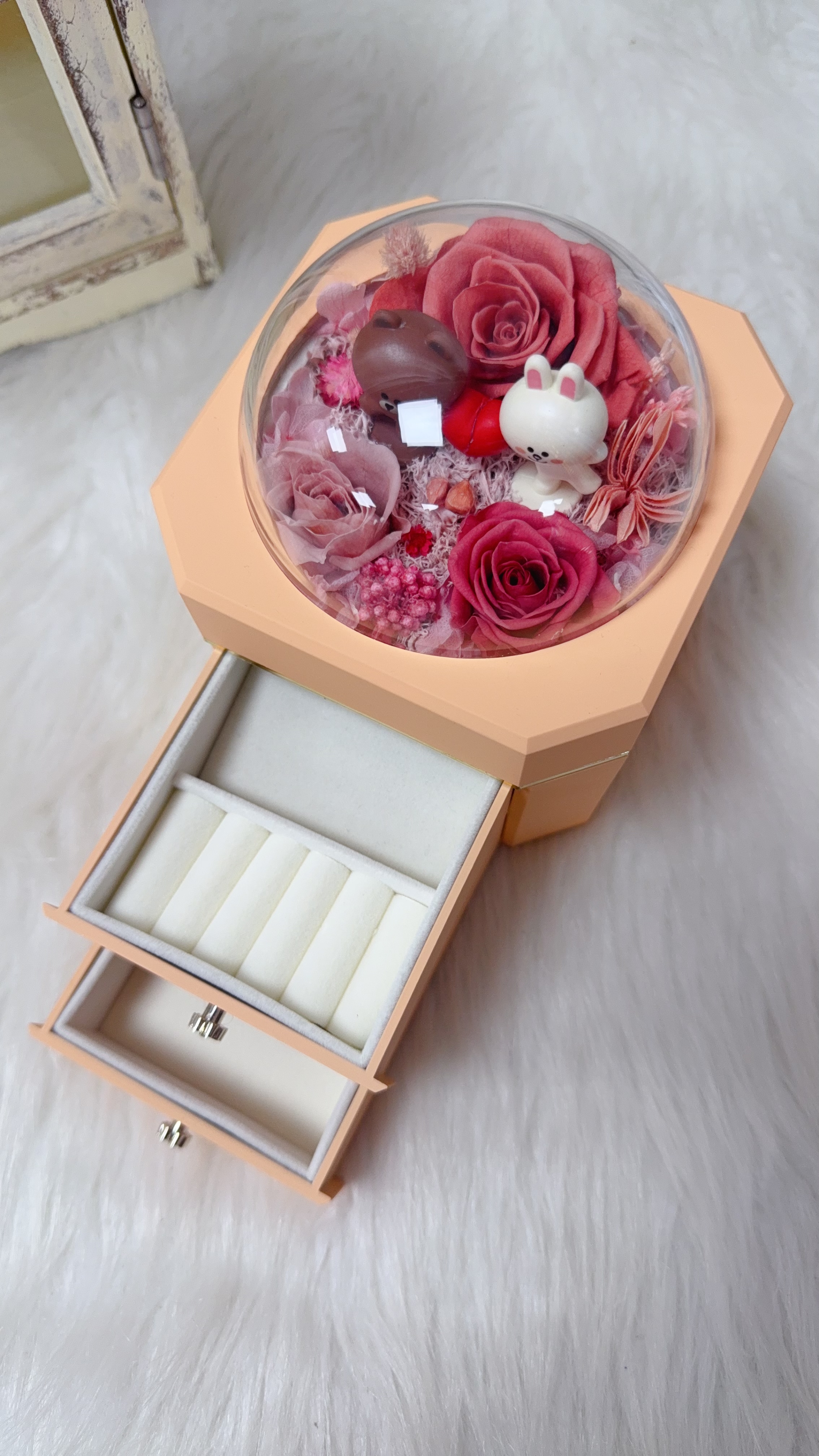 Live friends 復古玫瑰永生花飾物盒