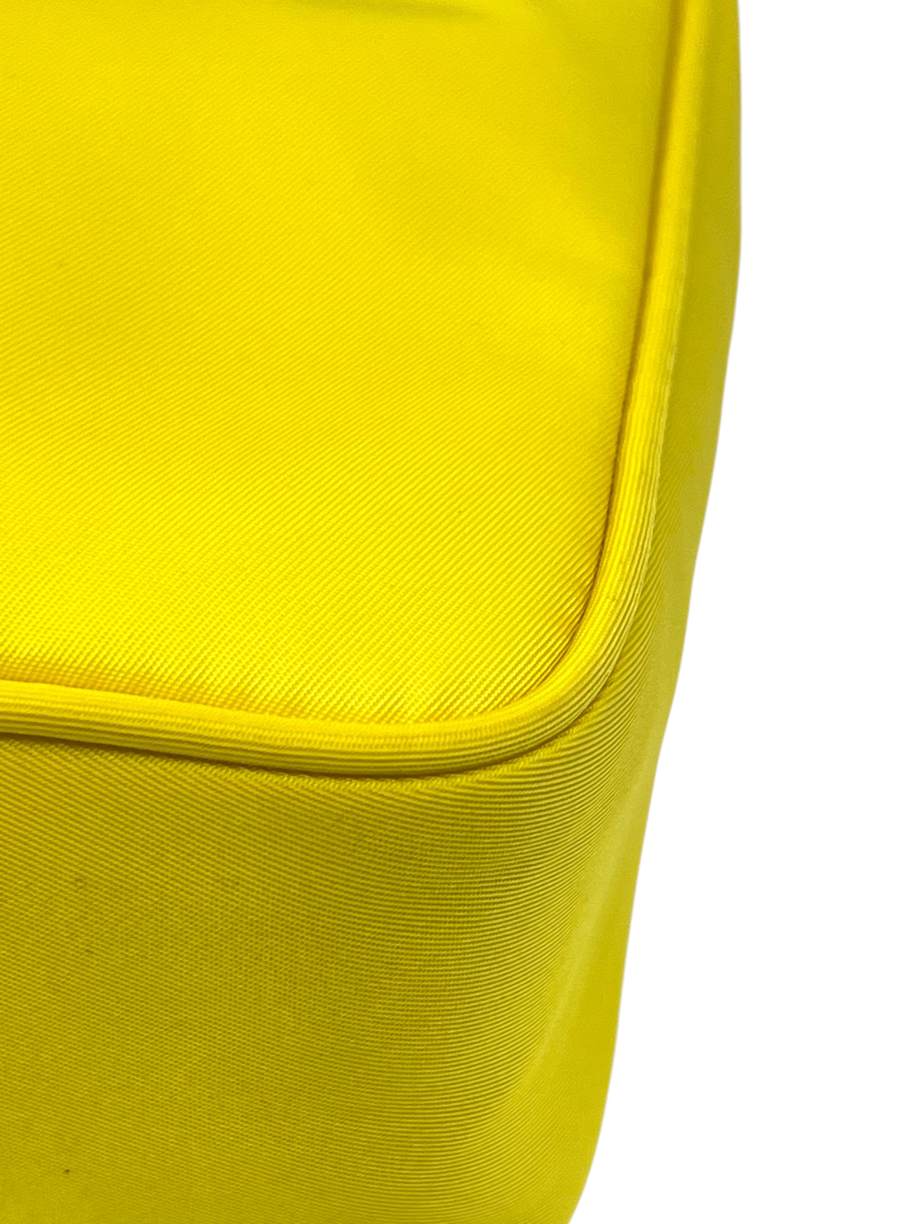 Pre-Owned PRADA Re-Edition 2000 Tessuto / Product Code: 26051914