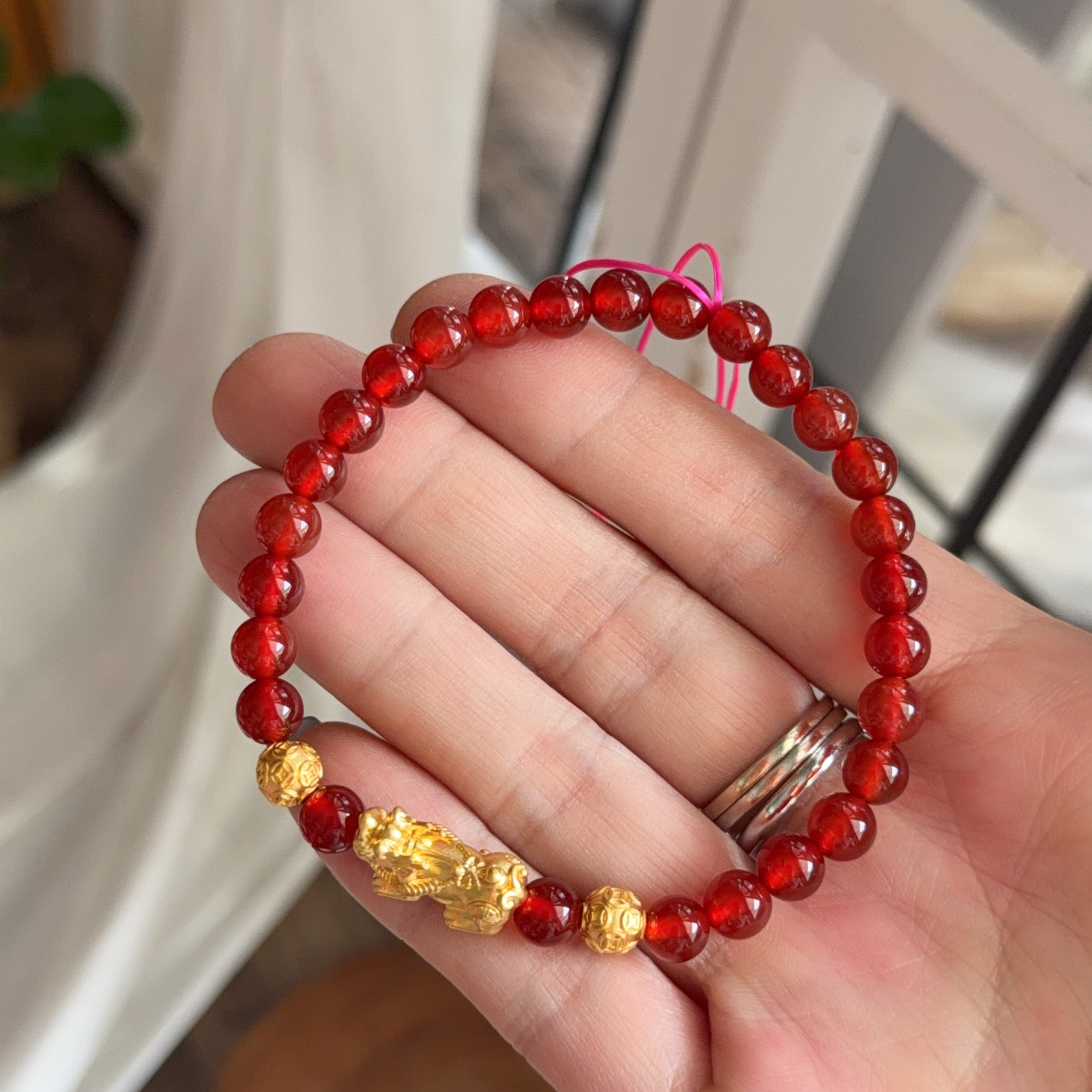999硬金貔貅+6mm硬金金珠襯6mm紅瑪瑙手串
