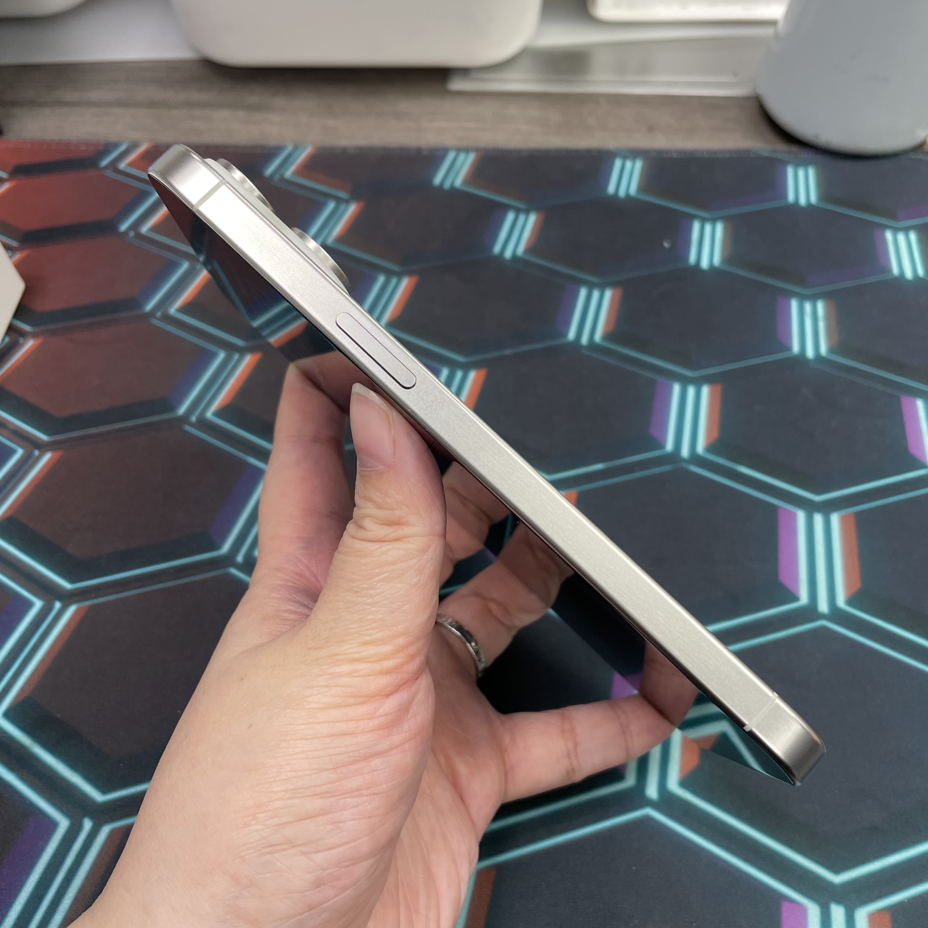 *8420 15 Pro max 完美機 256GB 電86 白色 white