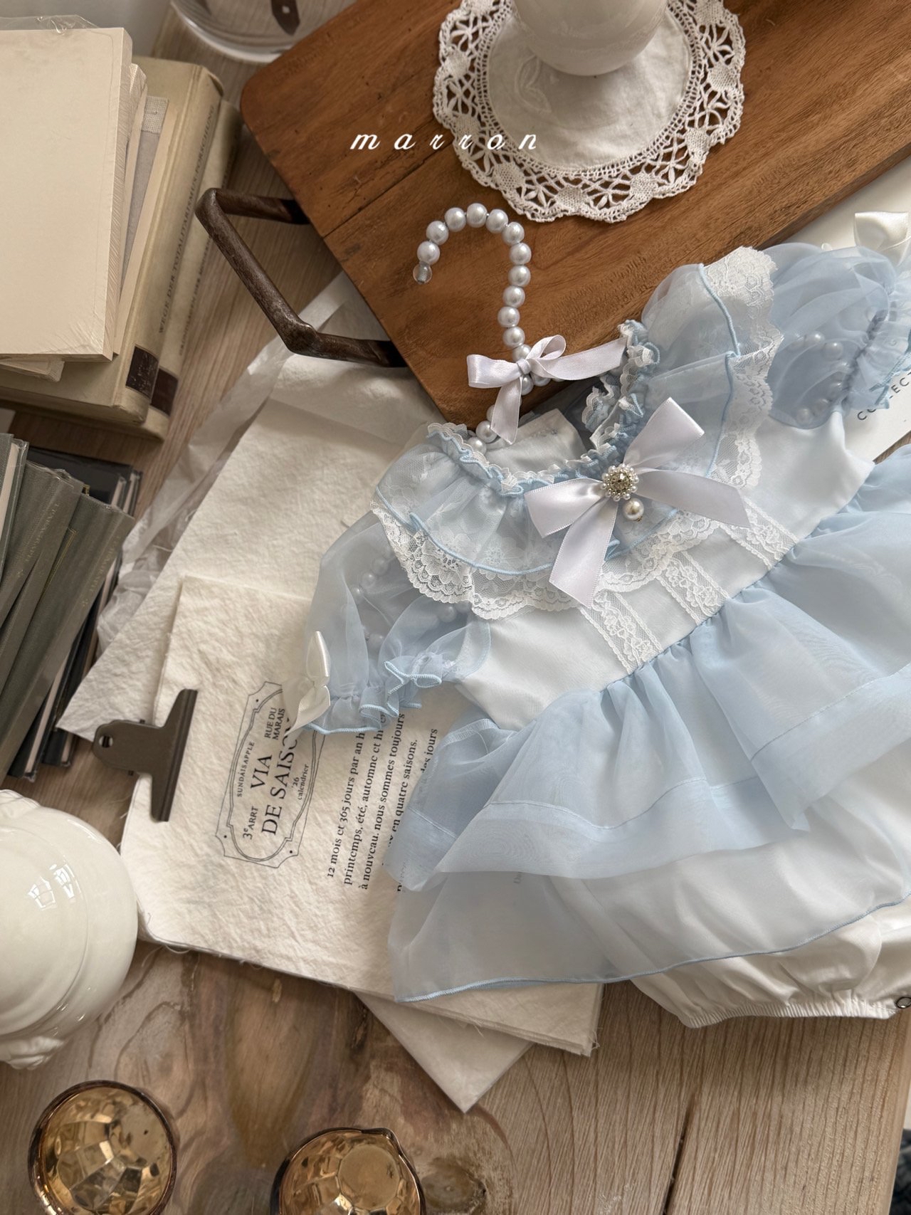 ☀️預訂 韓國直送☀️🇰🇷Marron兩色寶石絲帶蕾絲薄紗泡泡袖包屁裙