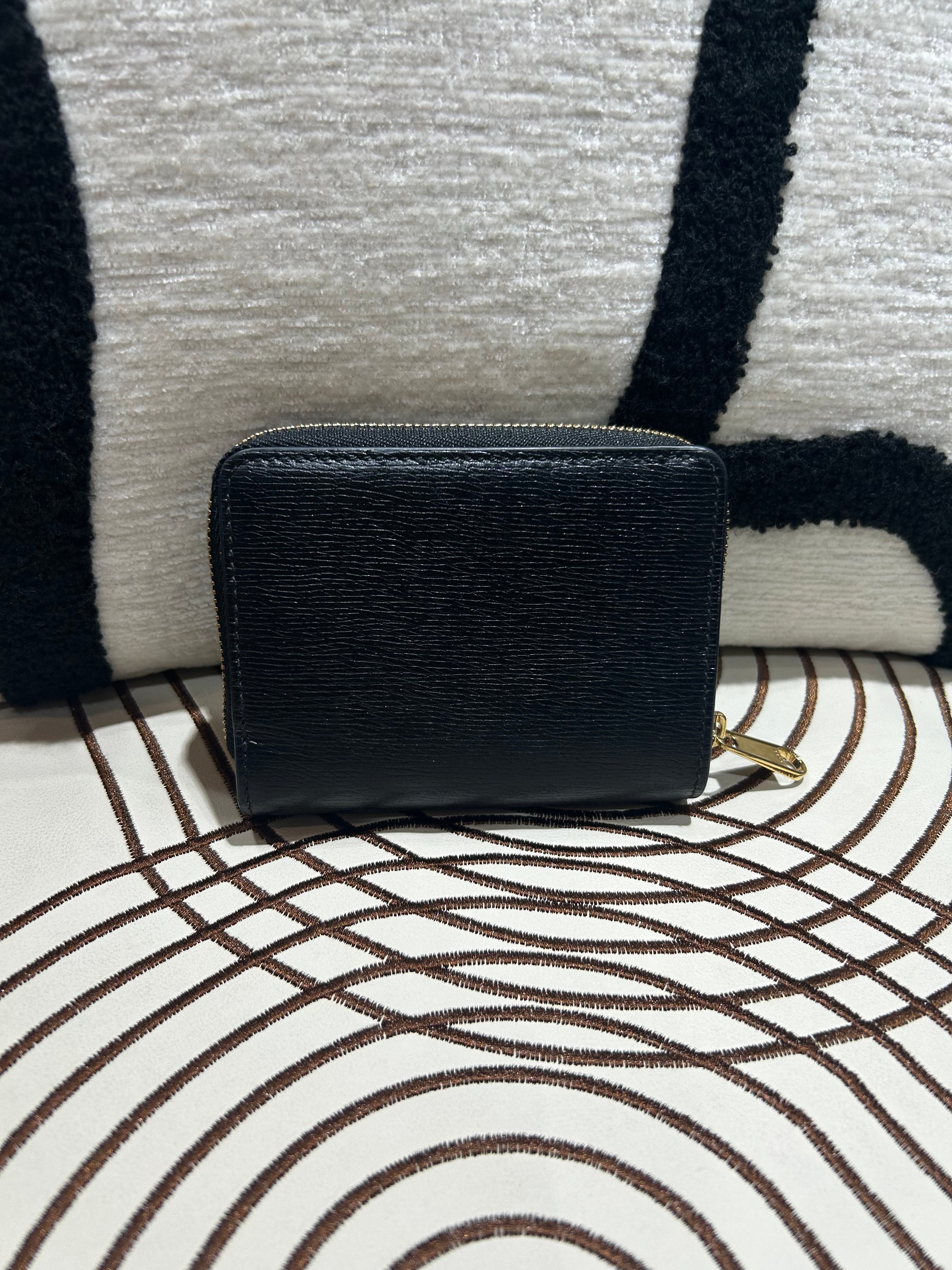 Gucci Short Wallet 黑色金扣牛皮 100%Authentic, 99%New