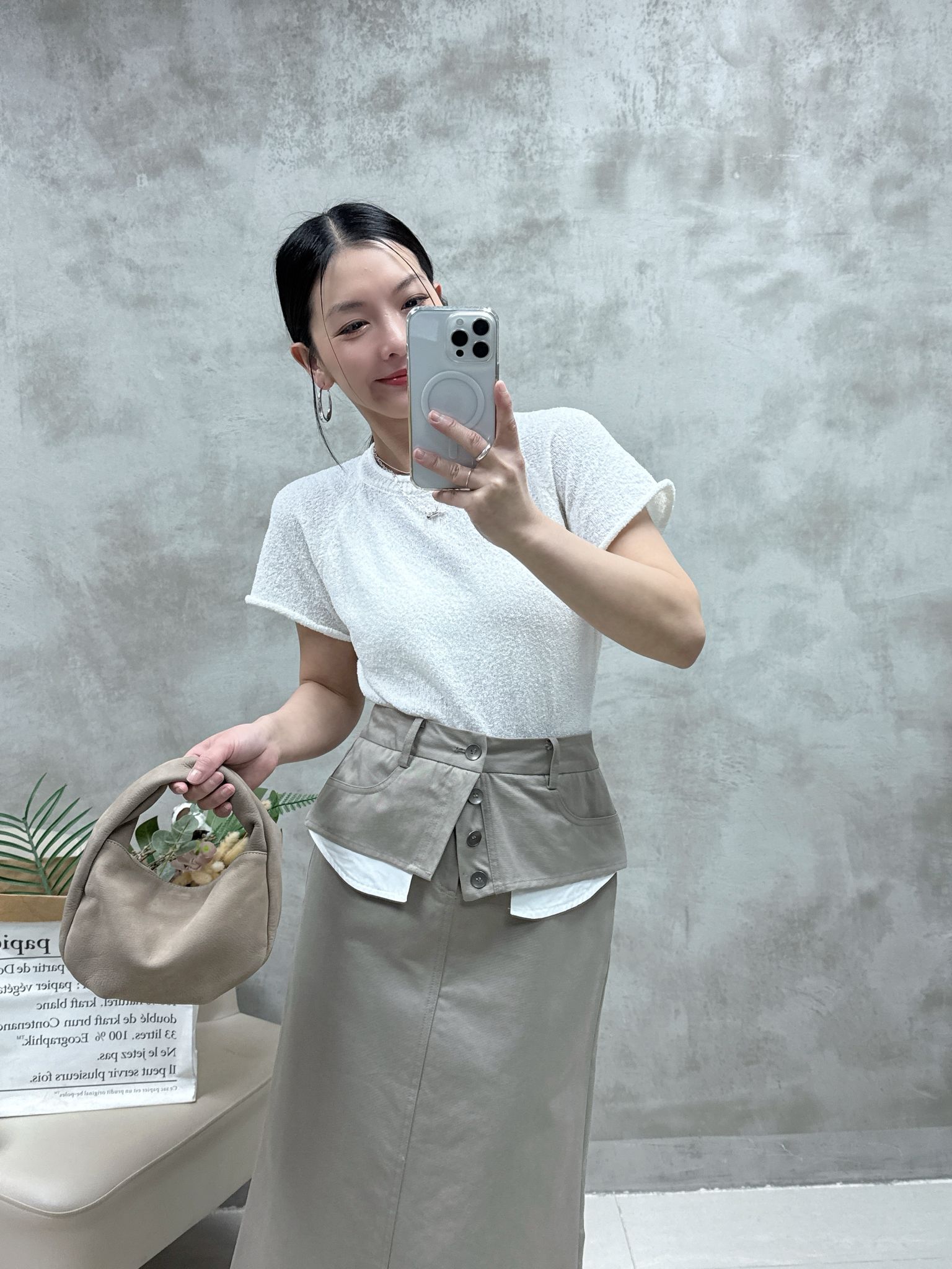 A09 捲邊凈色針織Top