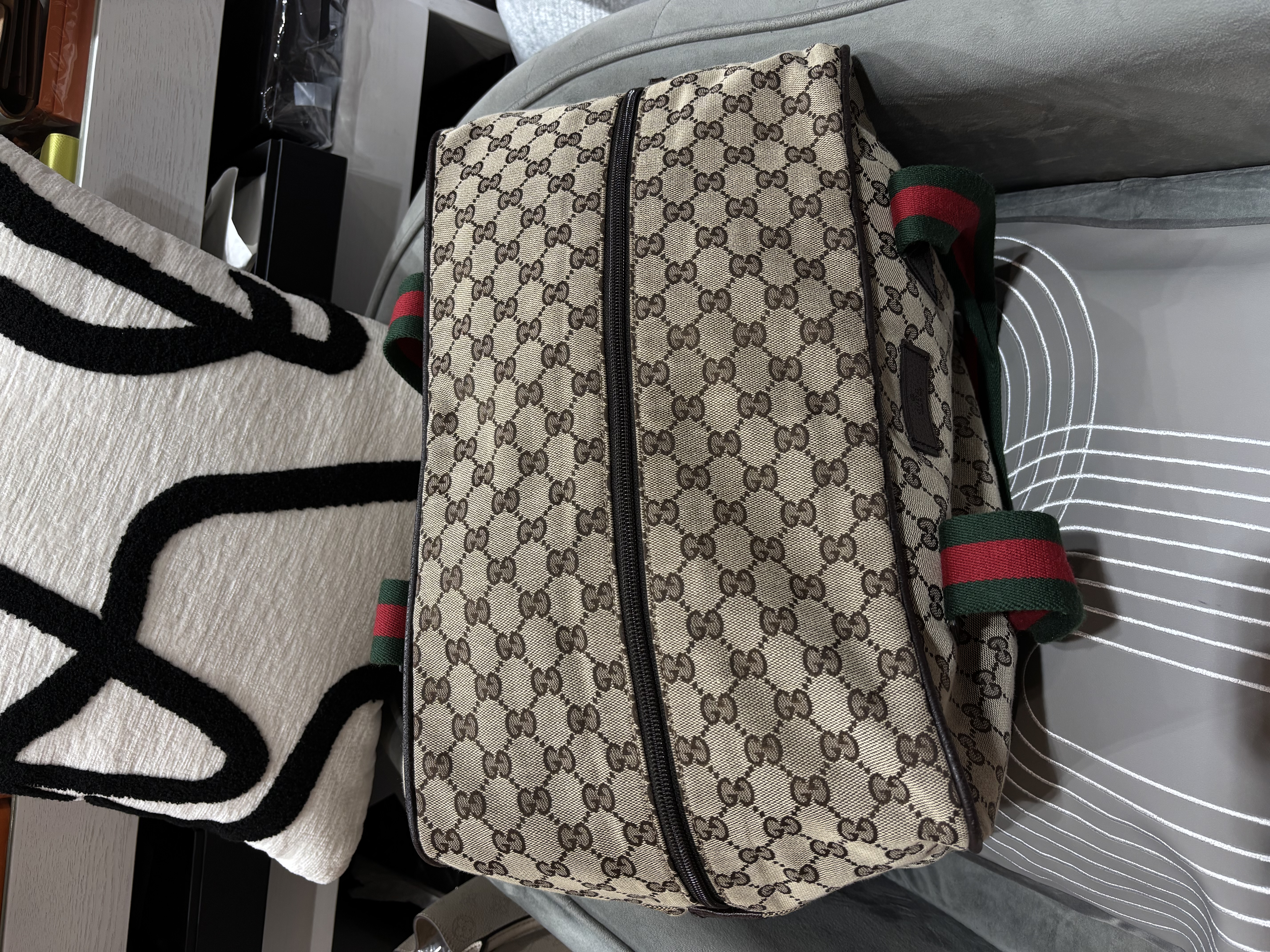 Gucci travel bag boston 100%Authentic, 95%new 