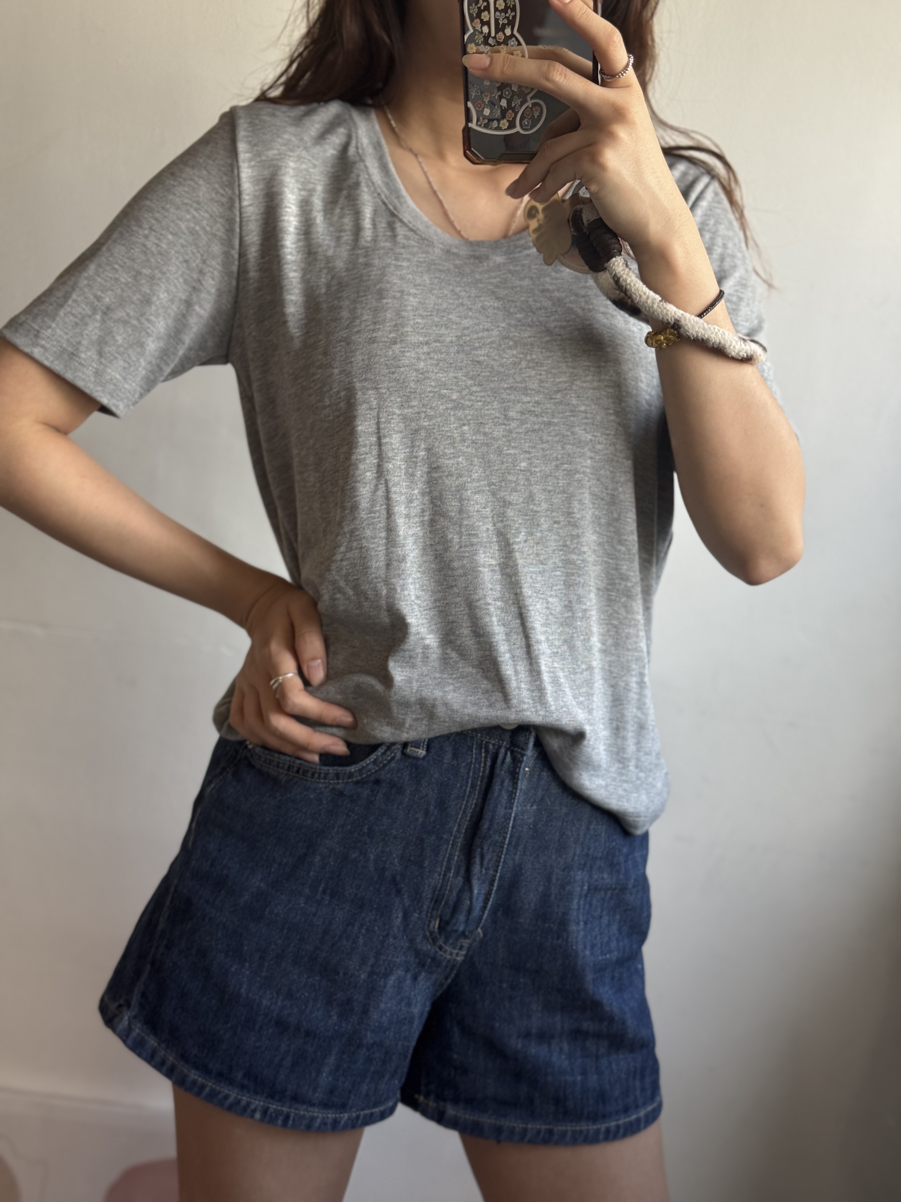 特價 淨色滑料Tee