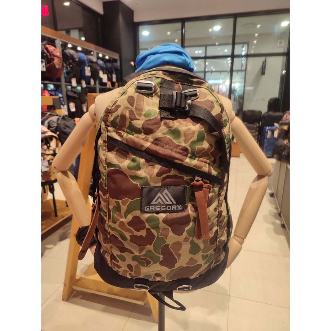 現貨】GREGORY DAY PACK ROCKY SPOT CAMO【現貨36小時內寄出】 | PPSTORE