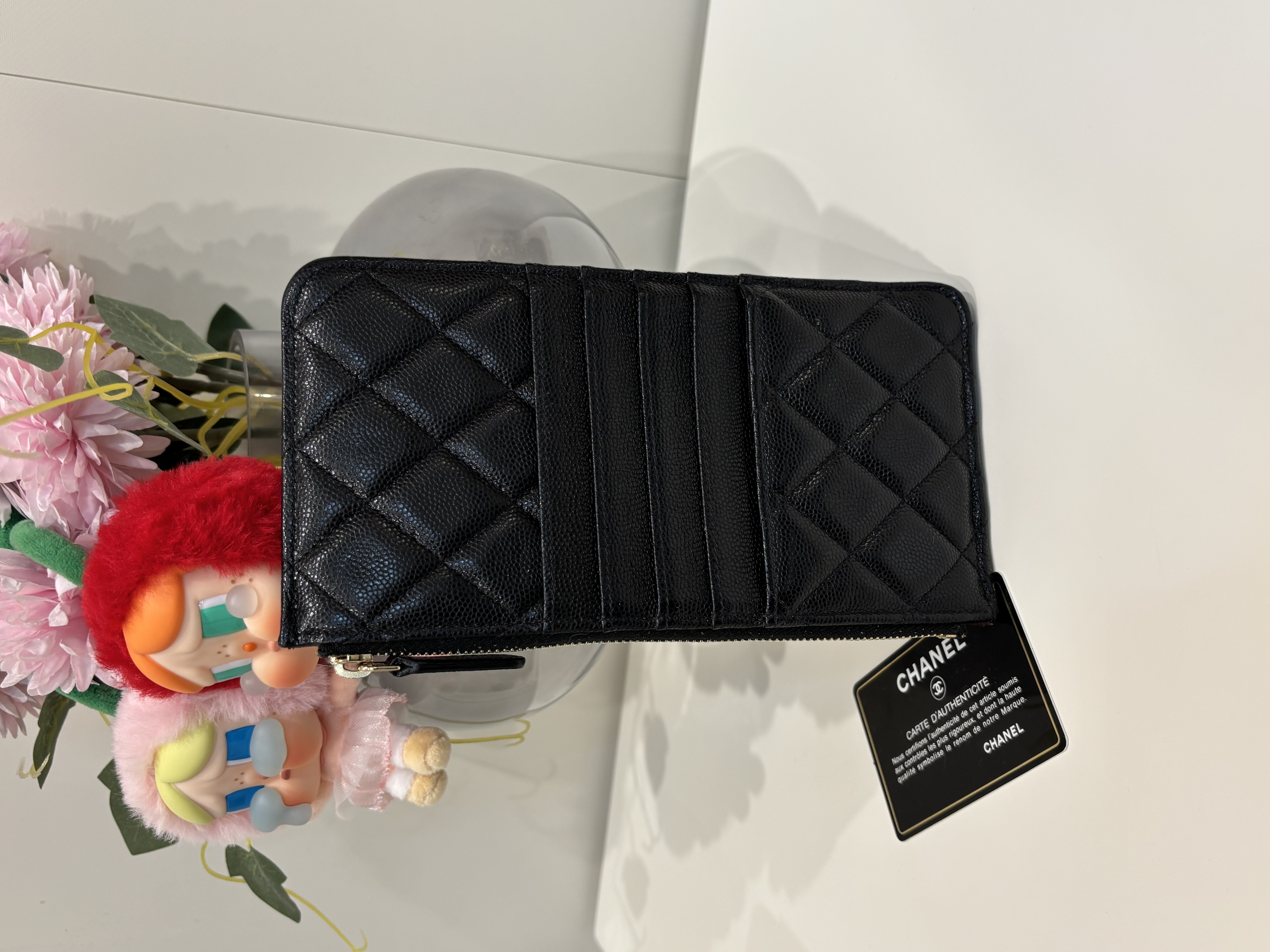 Chanel zip wallet phone pouch 黑色荔枝牛皮金扣 9100%Authentic,98%new✅card ✅dust bag 