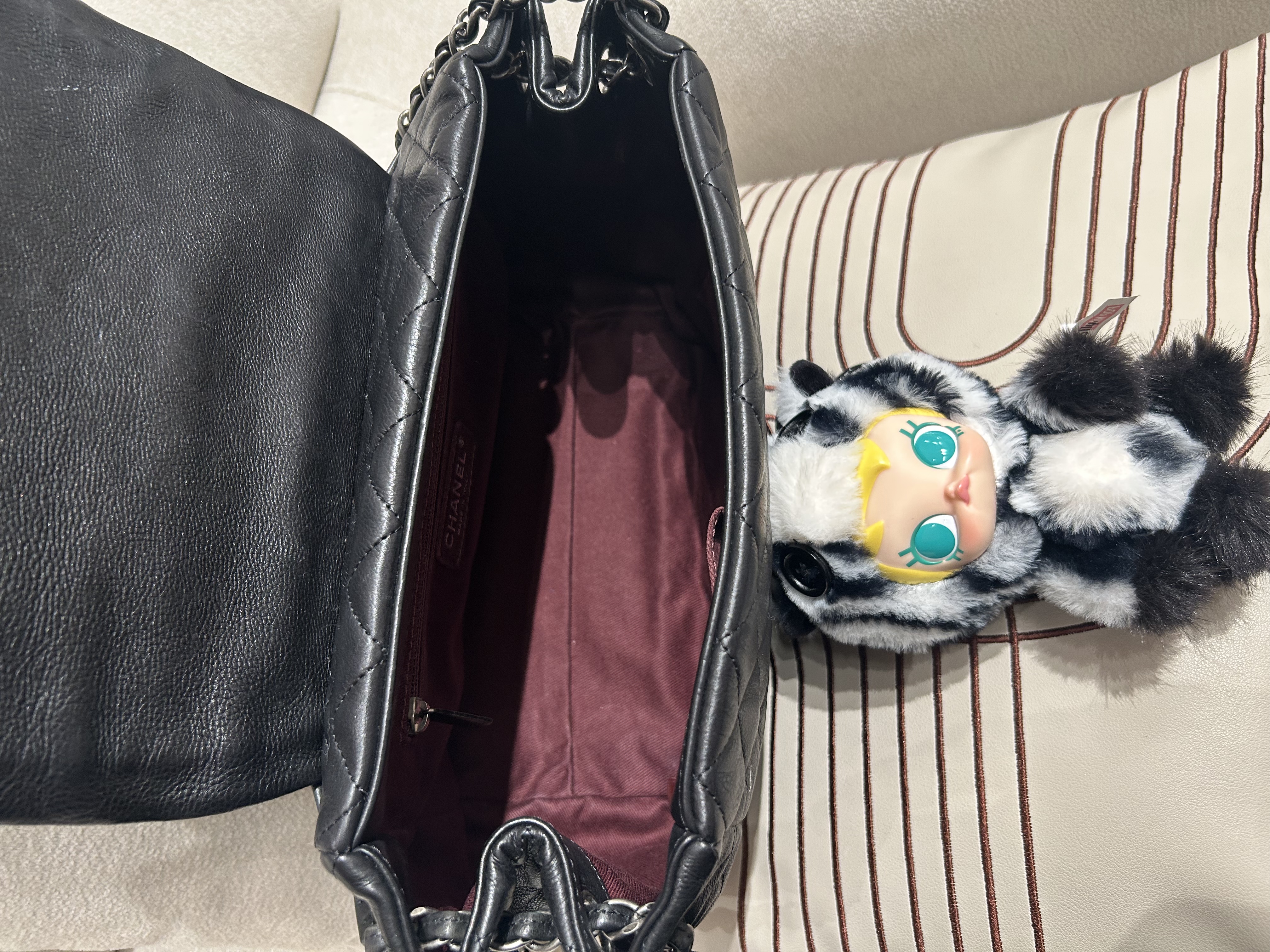 Chanel Shoulder Bag 黑色 100%Authentic, 98%New ✅15card✅Dust bag✅Box