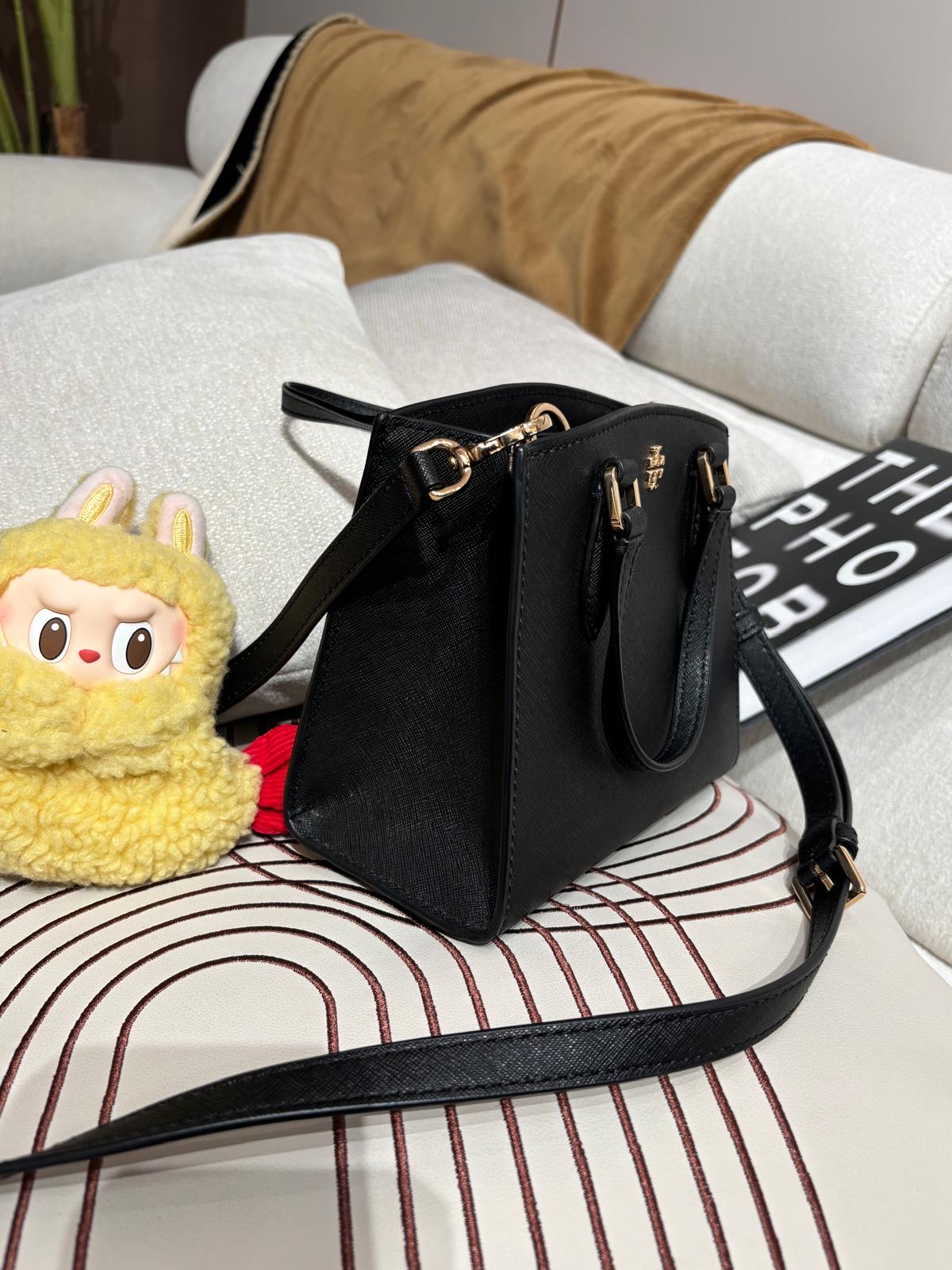 Tory Burch 2way bag 十字牛皮 100%Authentic ,98%new  ✅dust bag✅strap 